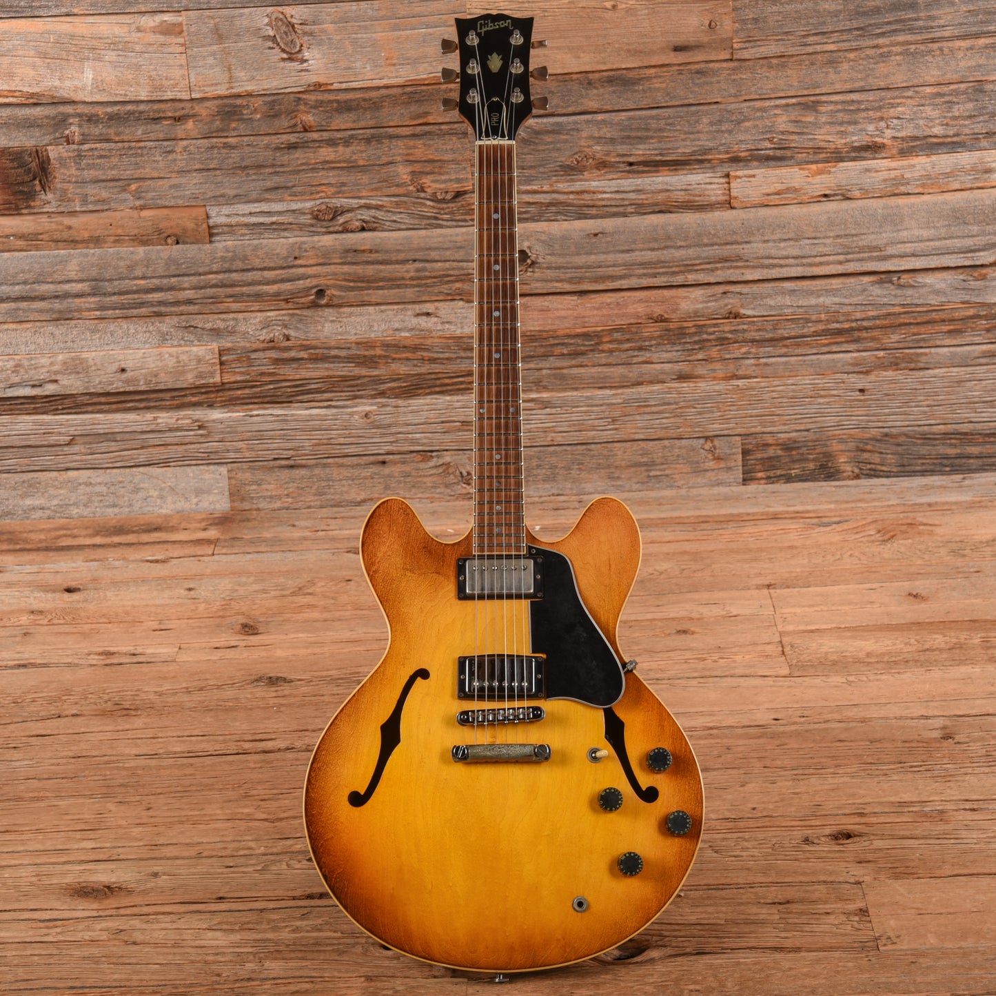 Gibson ES-335 Pro Sunburst 1981 Electric Guitars / Semi-Hollow