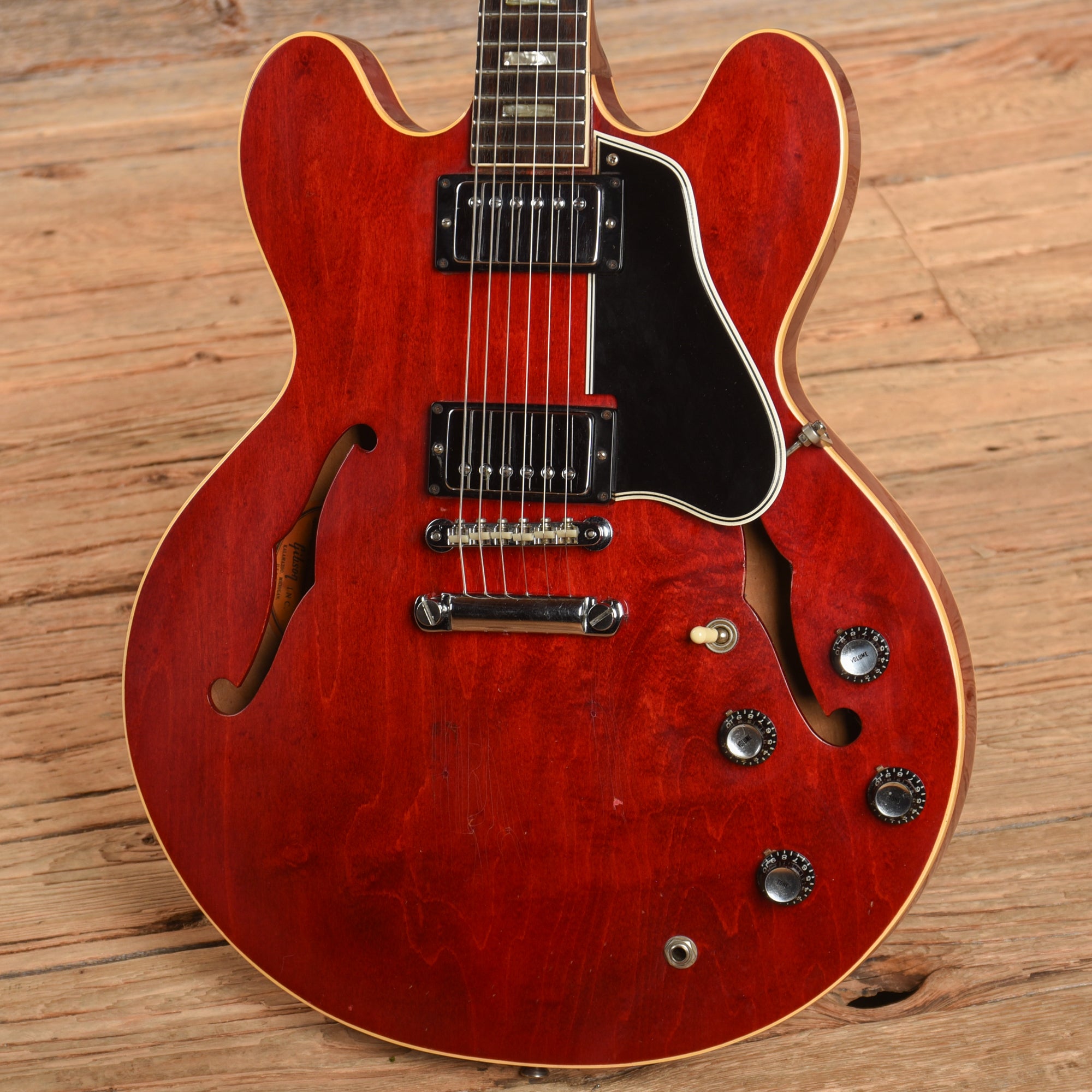 Gibson ES-335 (re-neck) Cherry 1968 Electric Guitars / Semi-Hollow