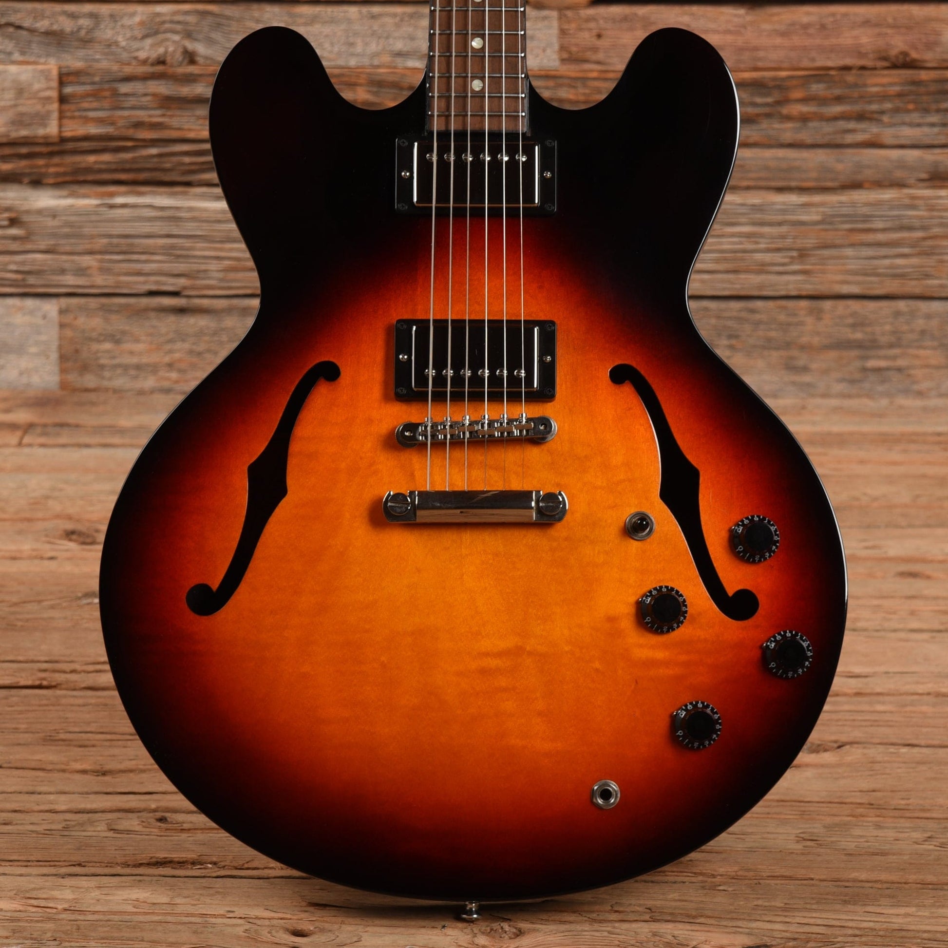 Gibson ES-335 Studio Sunburst 2016 Electric Guitars / Semi-Hollow