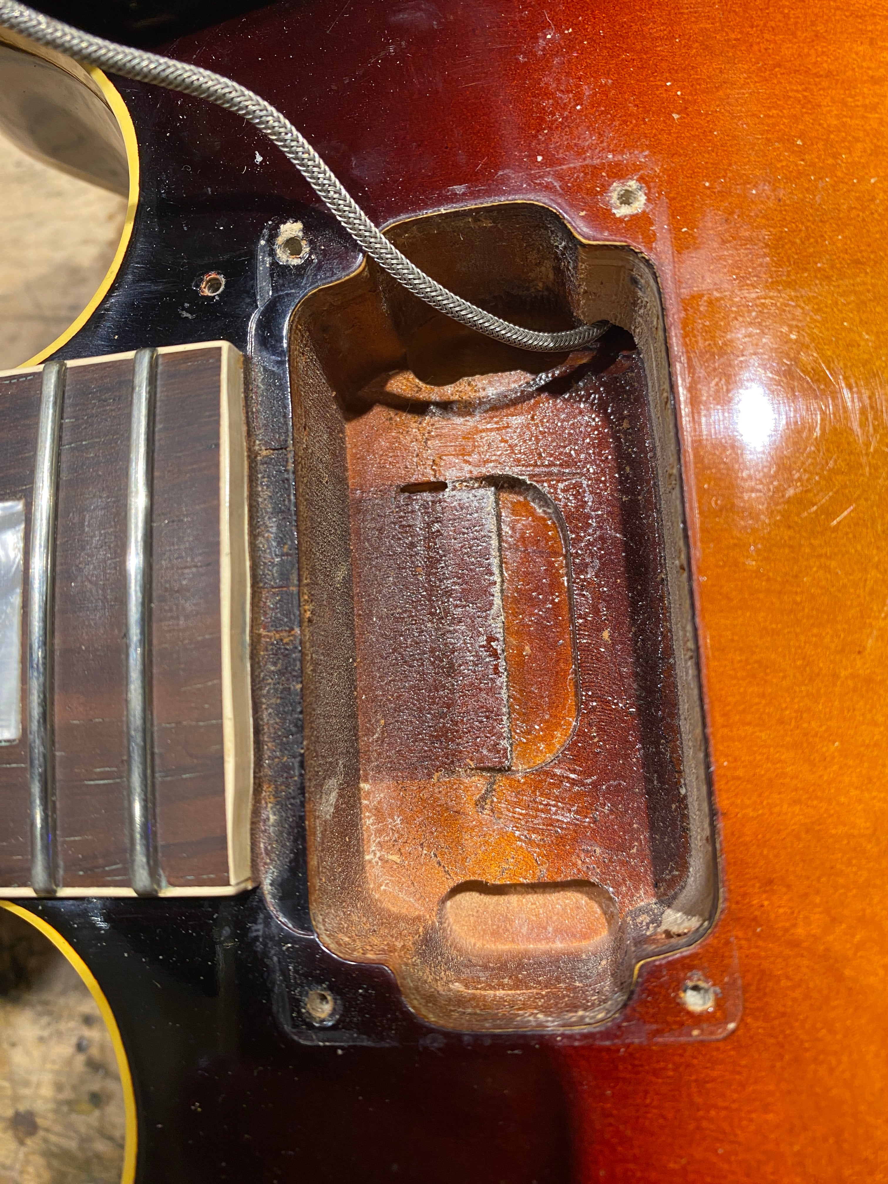Gibson ES-335 Sunburst 1964 Electric Guitars / Semi-Hollow