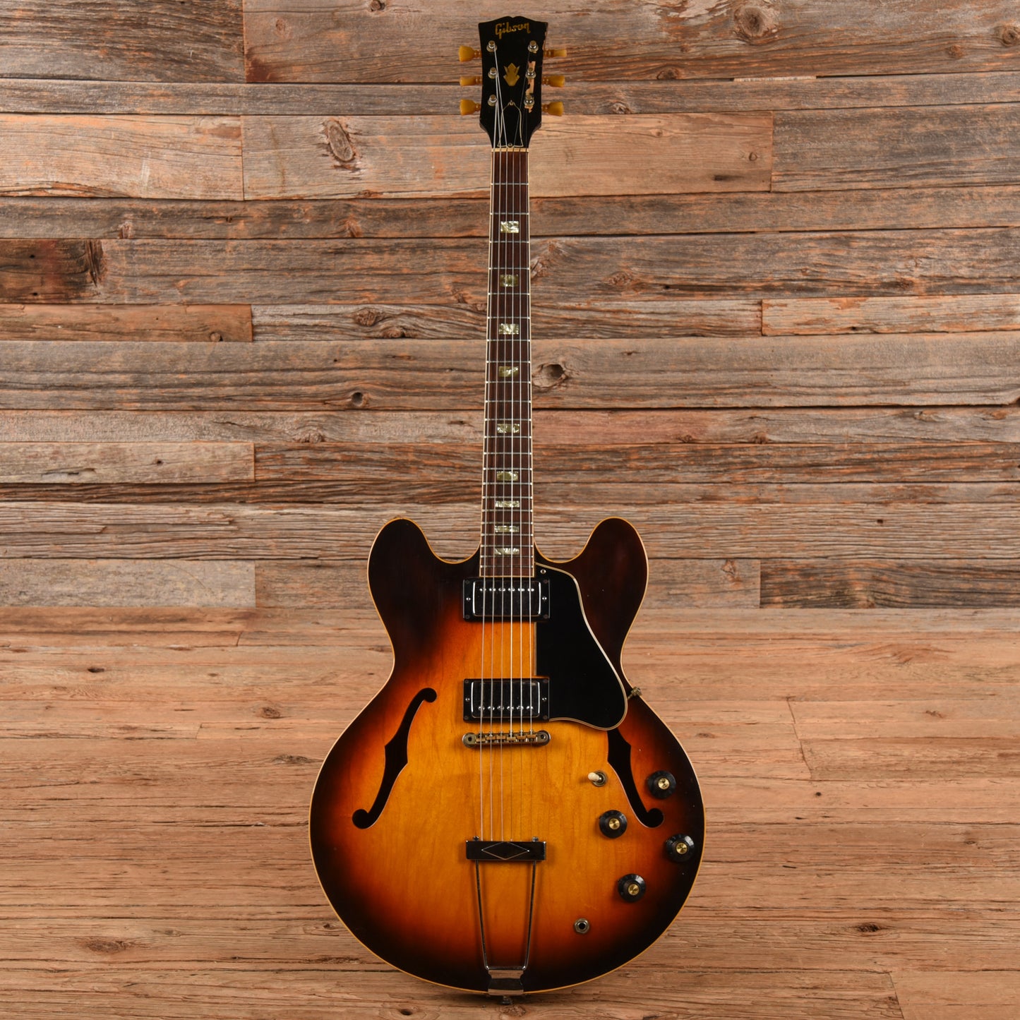Gibson ES-335 Sunburst 1968 Electric Guitars / Semi-Hollow