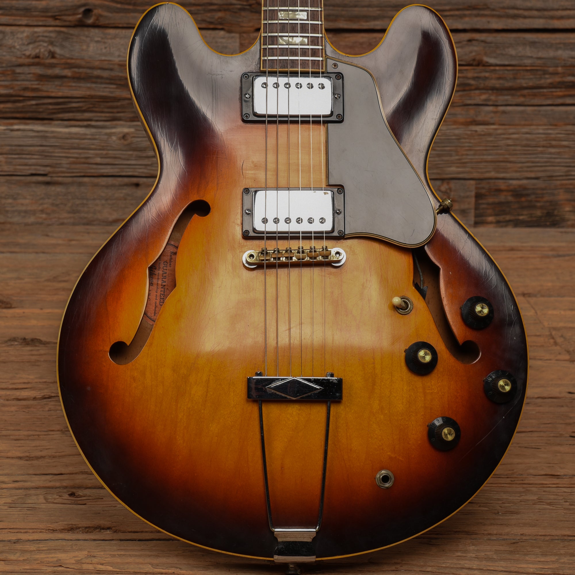 Gibson ES-335 Sunburst 1968 Electric Guitars / Semi-Hollow