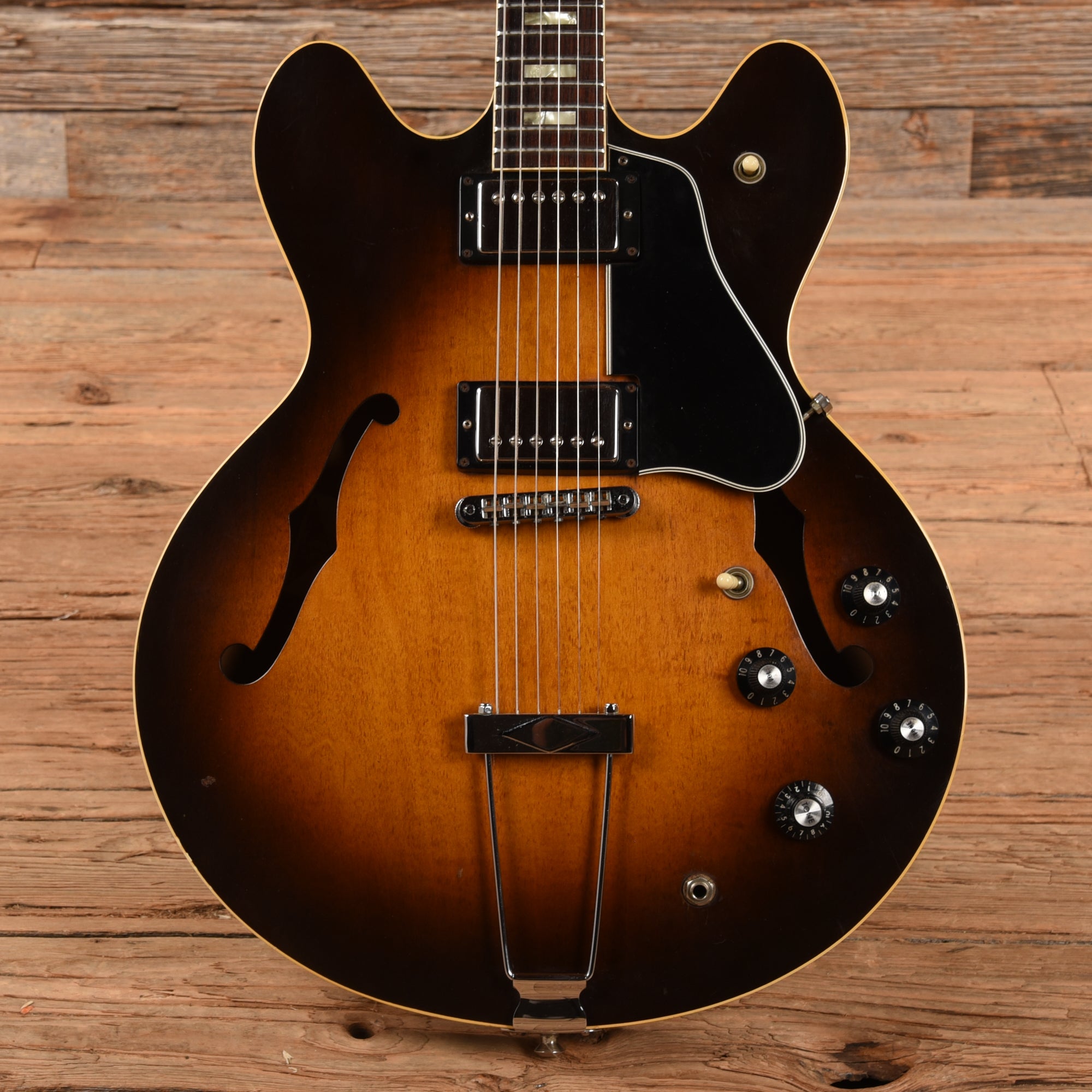 Gibson ES-335 Sunburst 1980 Electric Guitars / Semi-Hollow
