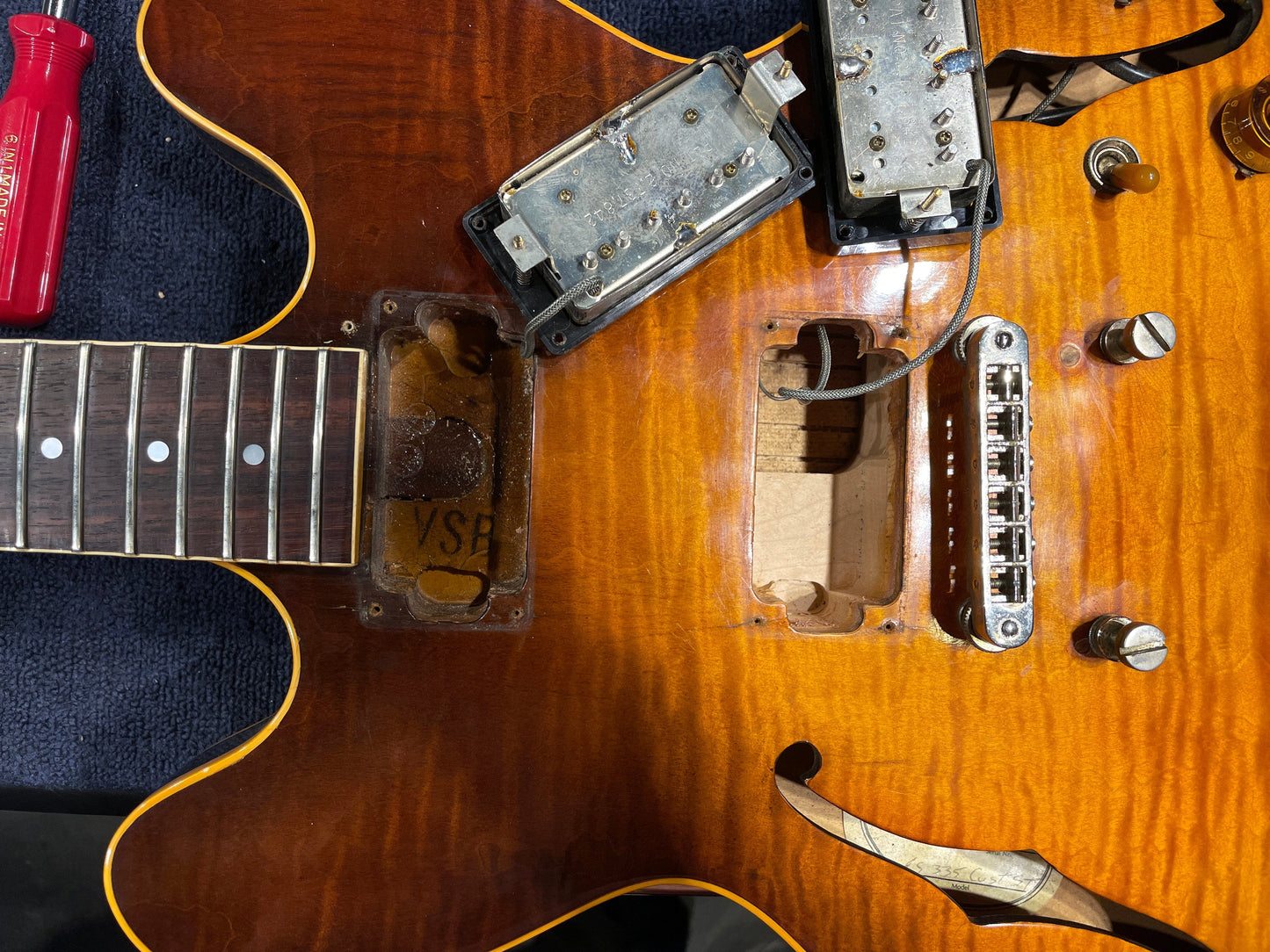 Gibson ES-335 Sunburst 1987 Electric Guitars / Semi-Hollow