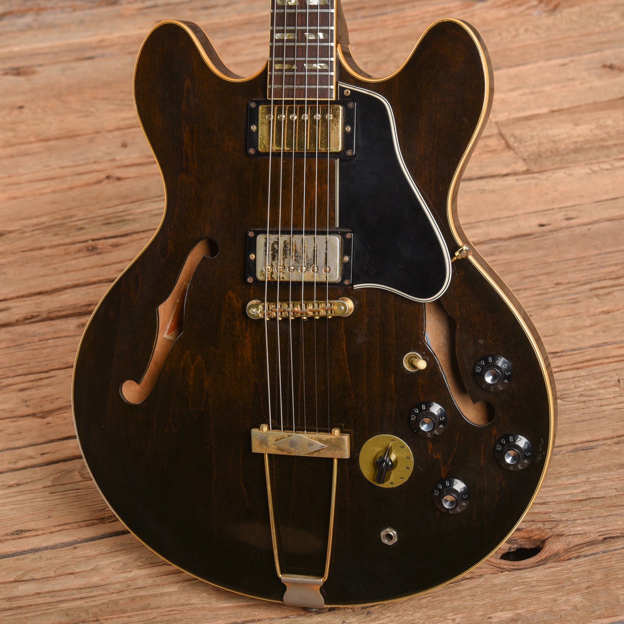 Gibson ES-345 Walnut 1977 Electric Guitars / Semi-Hollow