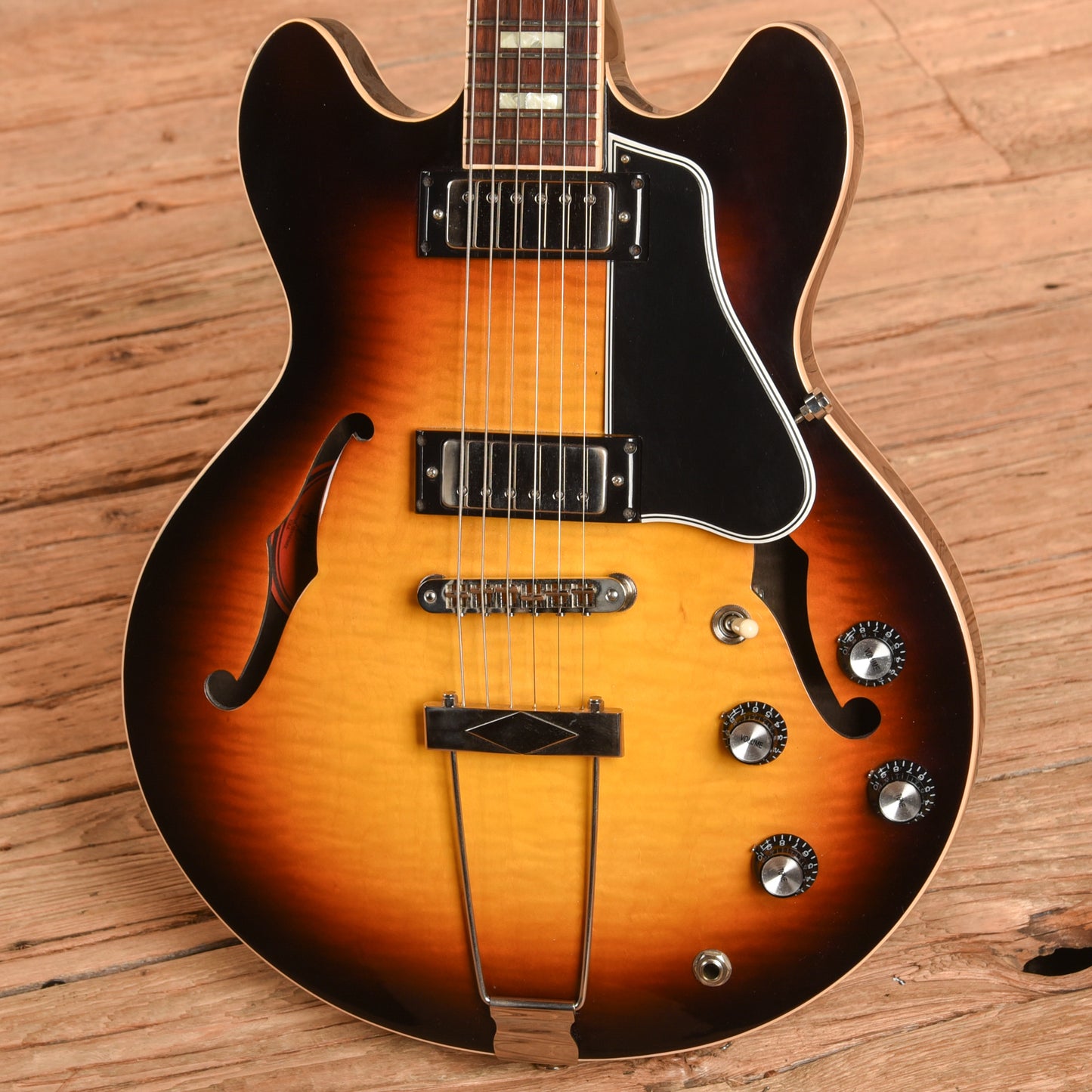 Gibson ES-390 Sunburst 2012 Electric Guitars / Semi-Hollow