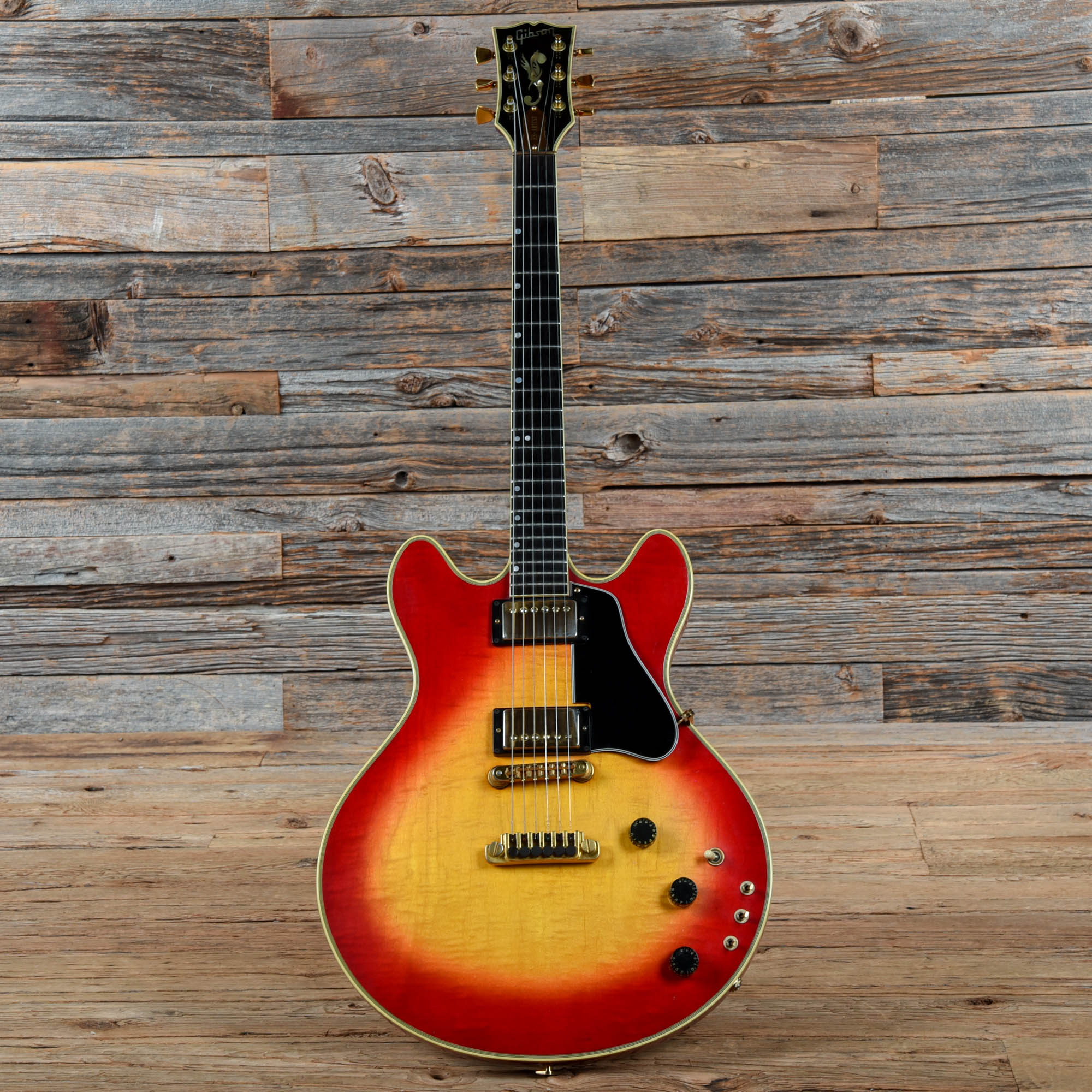 Gibson ES-Artist Cherry Sunburst 1980 Electric Guitars / Semi-Hollow