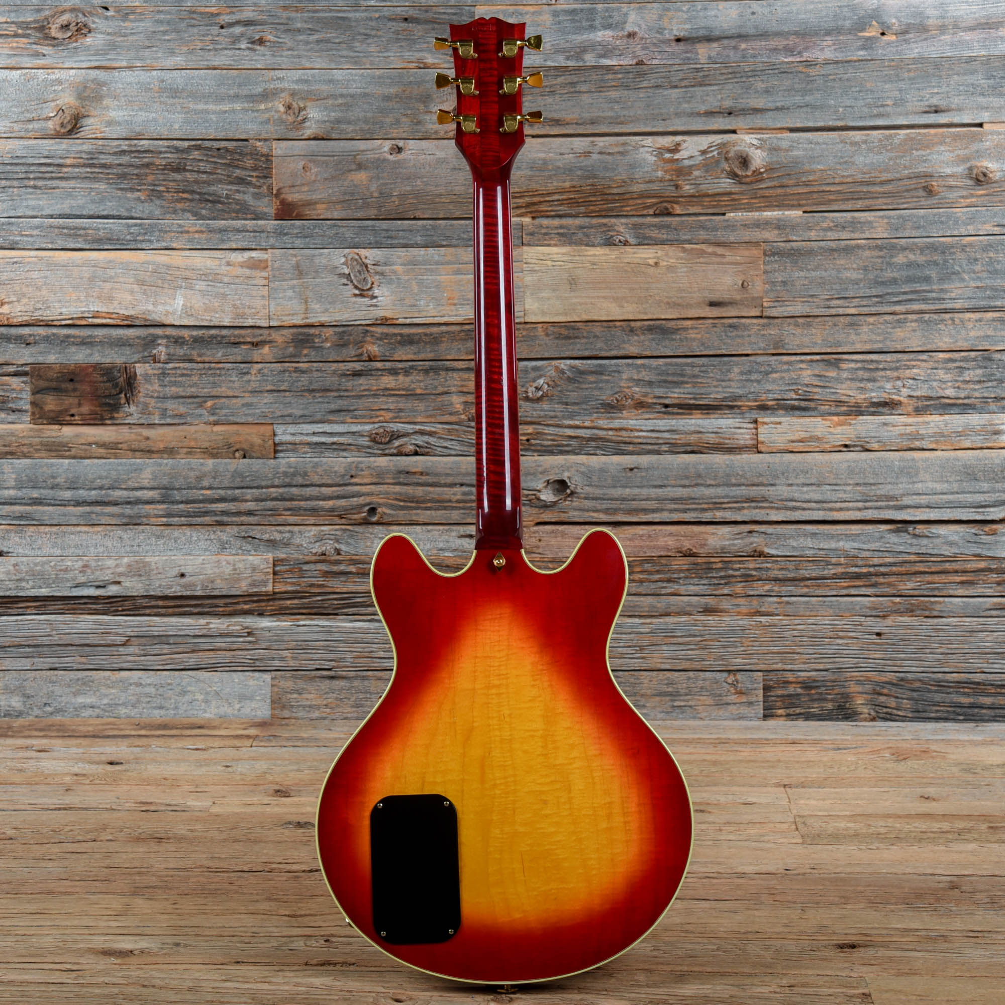 Gibson ES-Artist Cherry Sunburst 1980 Electric Guitars / Semi-Hollow
