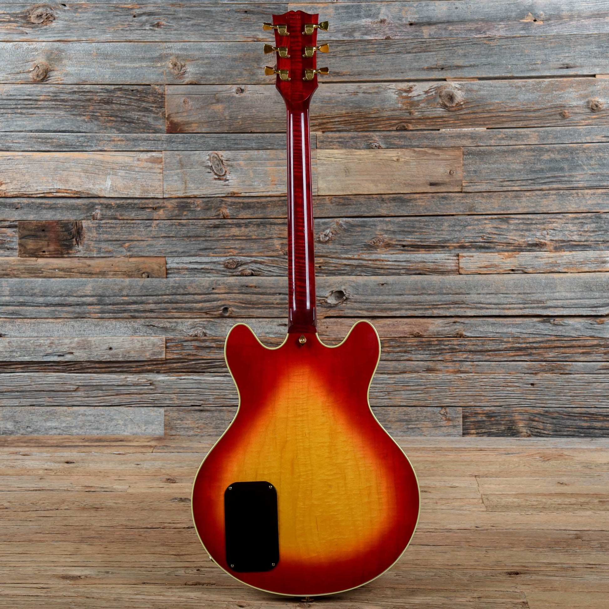 Gibson ES-Artist Cherry Sunburst 1980 Electric Guitars / Semi-Hollow
