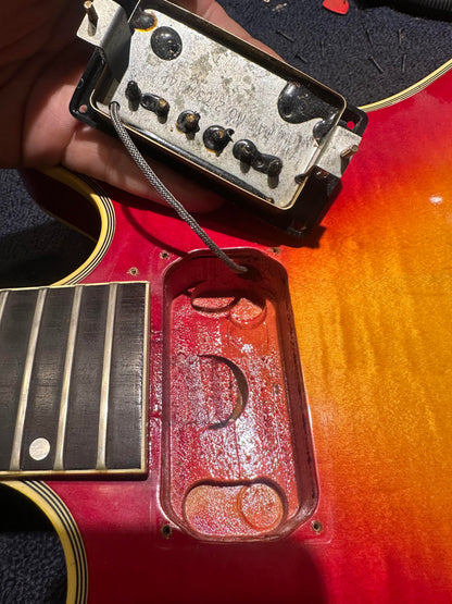 Gibson ES-Artist Cherry Sunburst 1980 Electric Guitars / Semi-Hollow