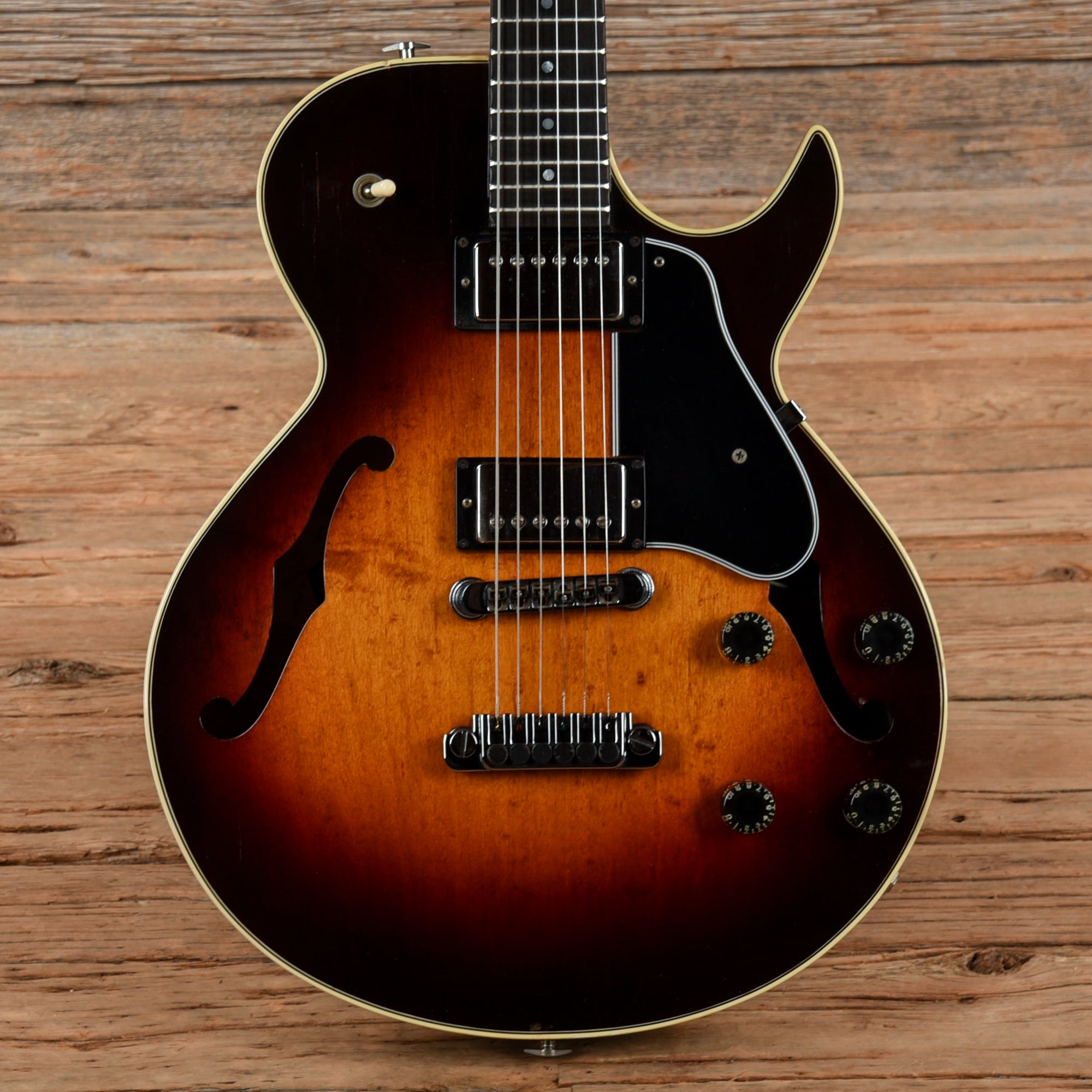 Gibson Howard Roberts Fusion Sunburst 1980 – Chicago Music Exchange