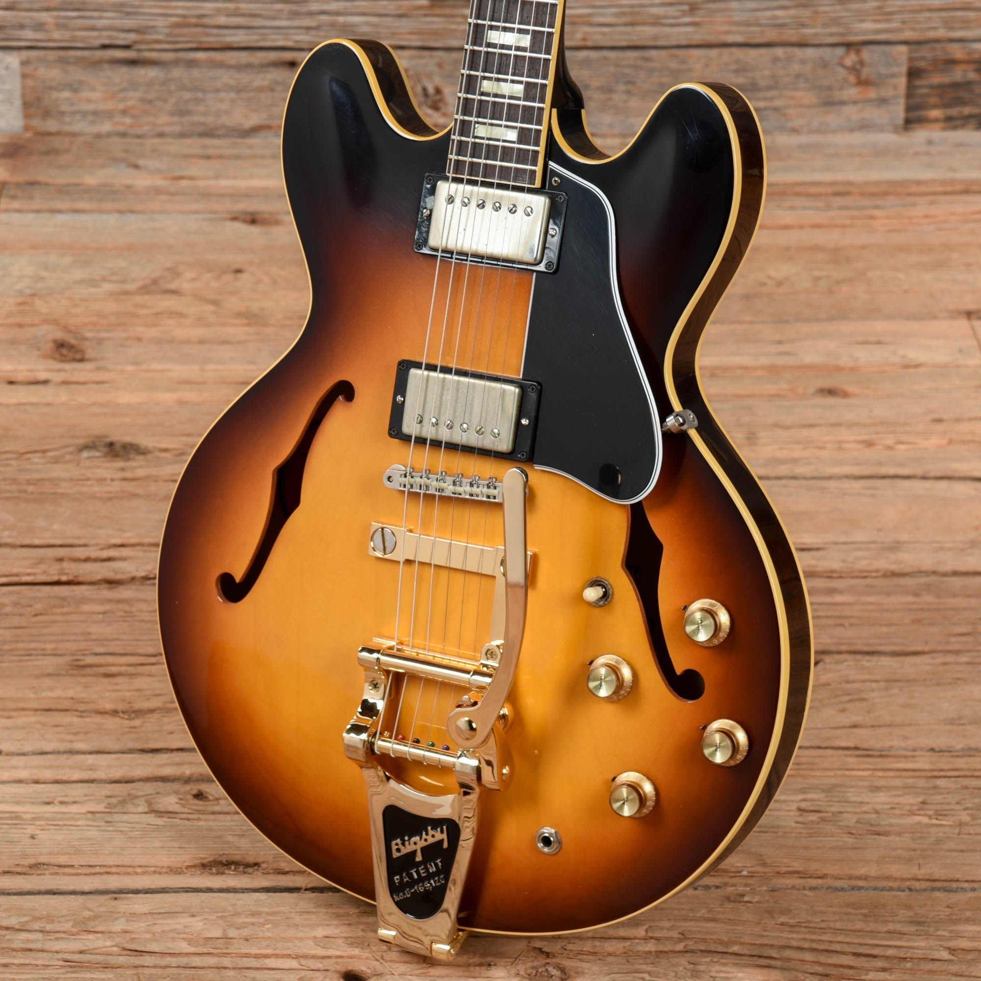 美品中古　Gibson ES-335 Memphis vos 1963 HC付き Gibson Memphis 1963 ES-335 VOS Sunburst 2017 – Chicago Music Exchange