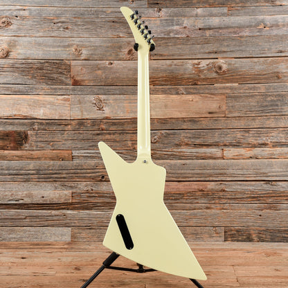 Gibson Explorer '76 Classic White 2004 Electric Guitars / Solid Body