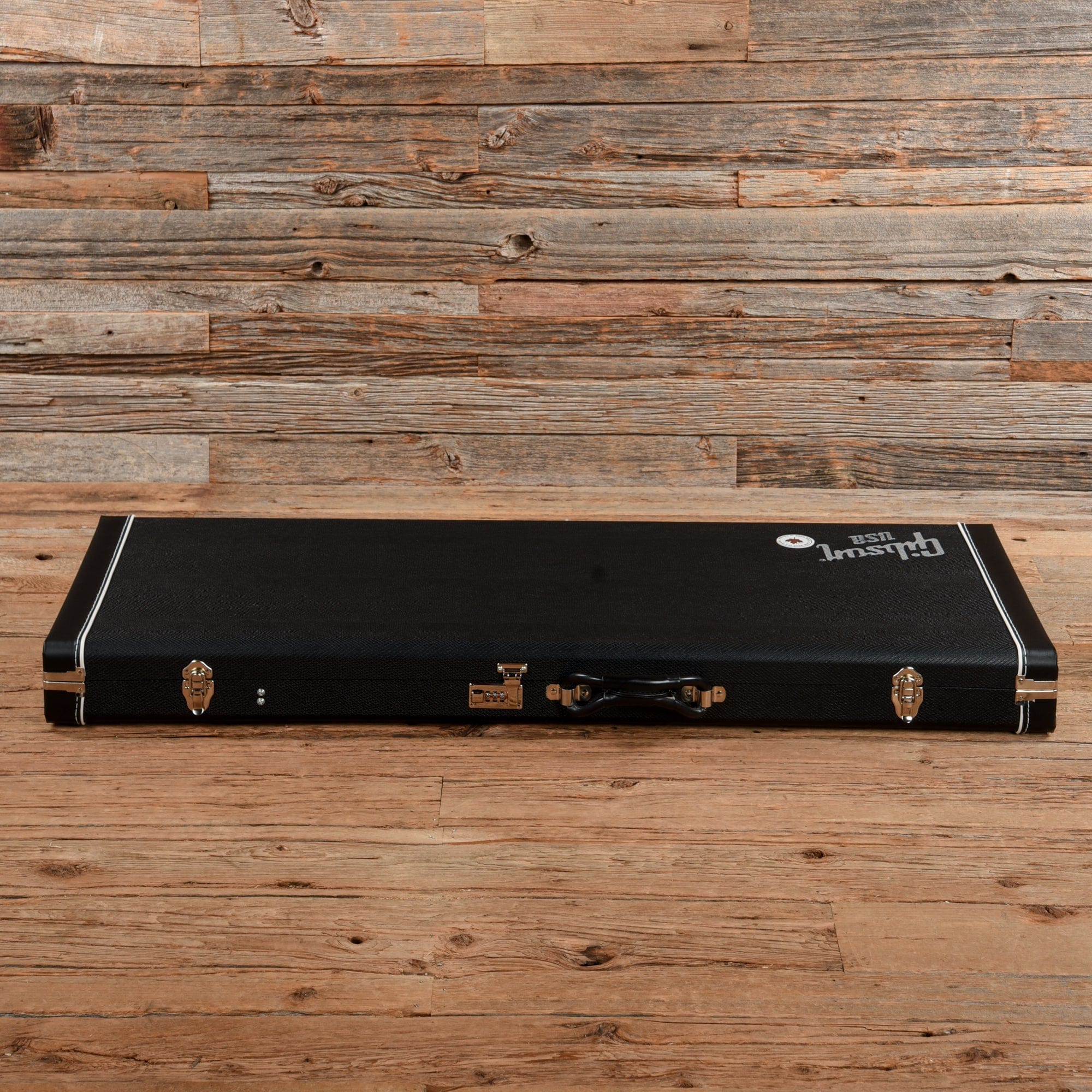 Gibson Explorer '76 Classic White 2004 Electric Guitars / Solid Body