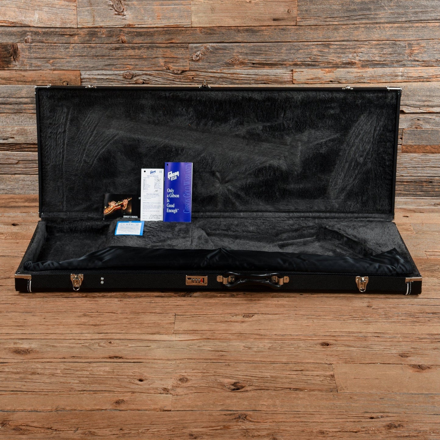 Gibson Explorer '76 Classic White 2004 Electric Guitars / Solid Body