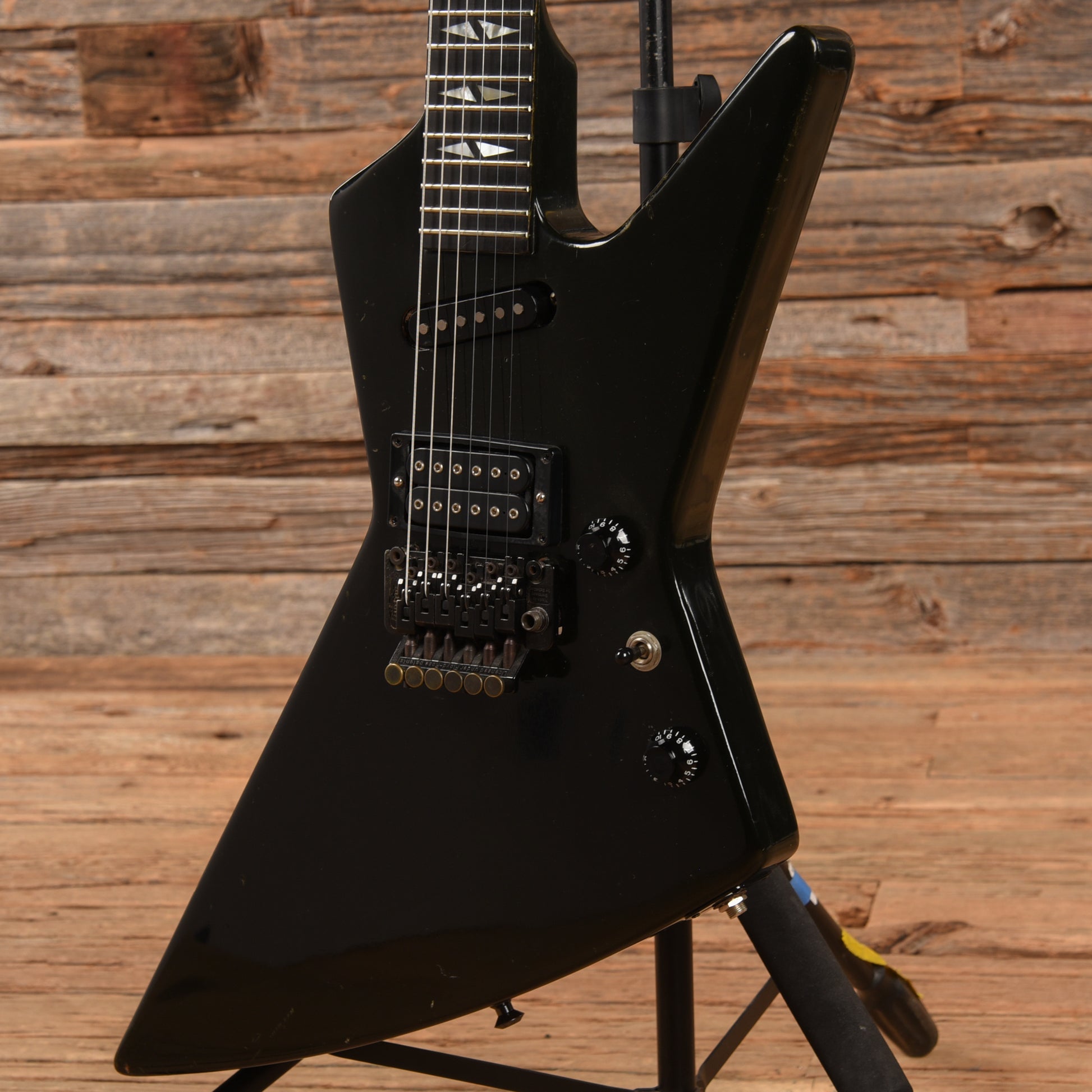 Gibson Explorer 90 Black 1992 Electric Guitars / Solid Body