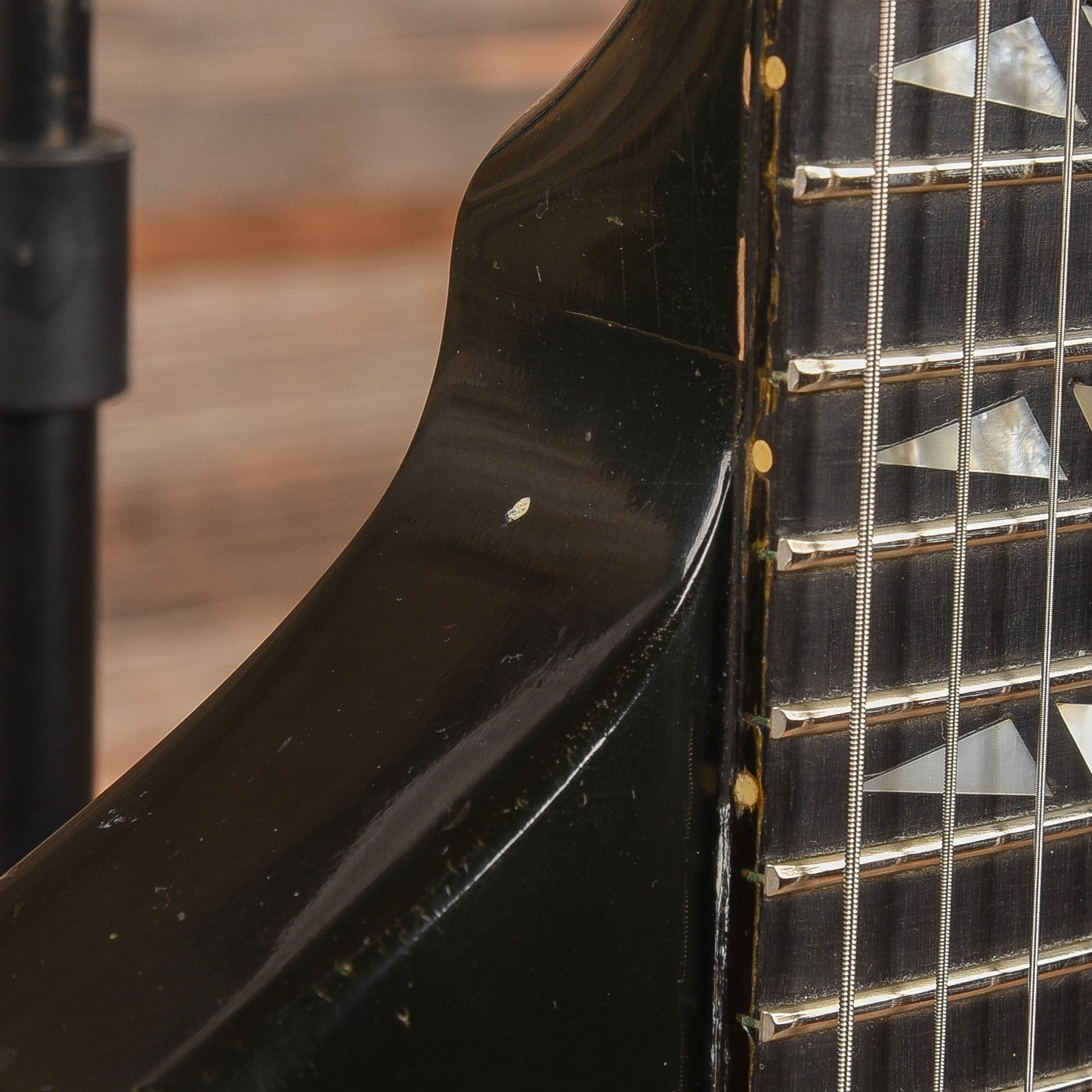 Gibson Explorer 90 Black 1992 Electric Guitars / Solid Body
