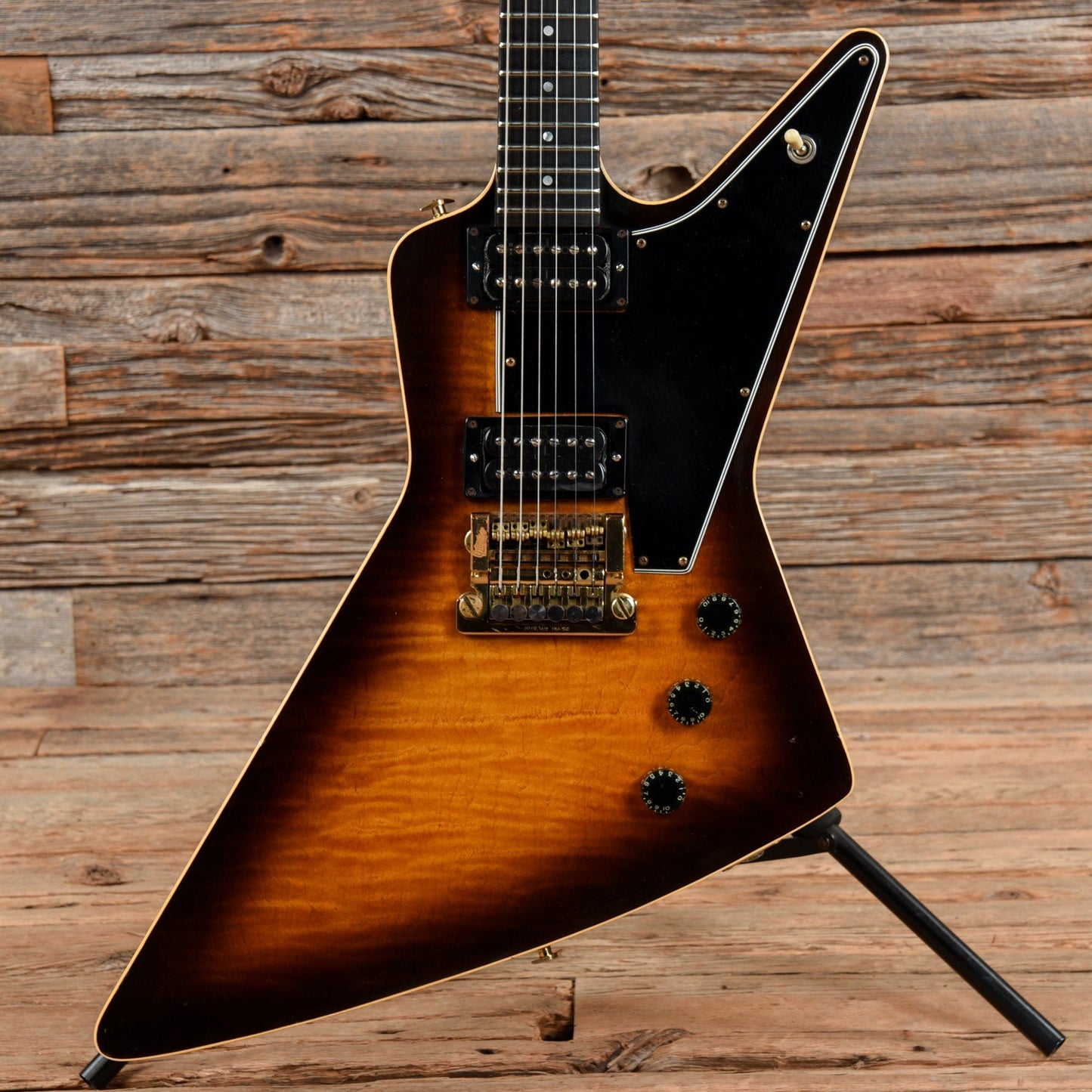 Gibson Explorer E2 CMT Sunburst 1982 Electric Guitars / Solid Body