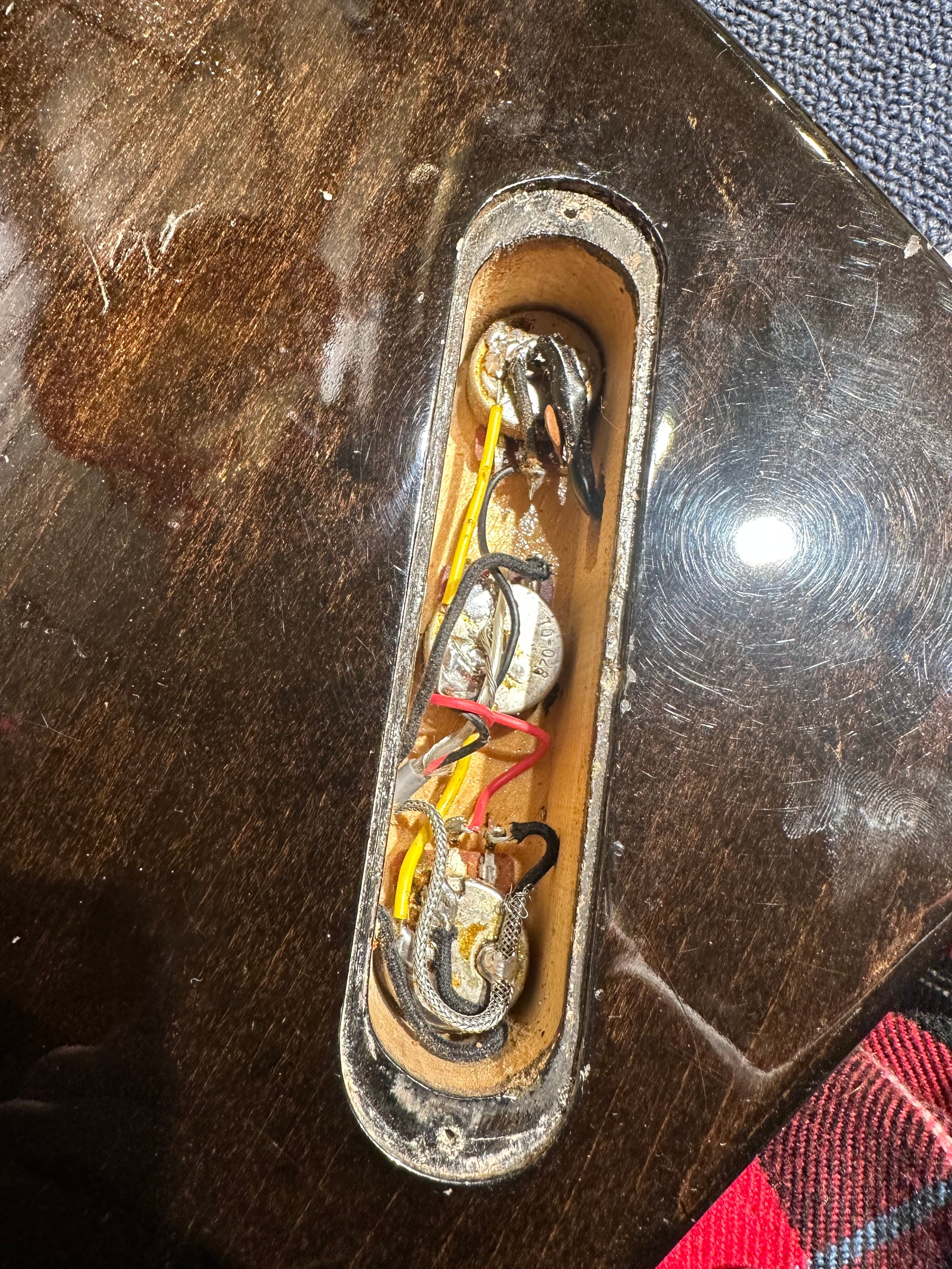 Gibson Explorer E2 CMT Sunburst 1982 Electric Guitars / Solid Body