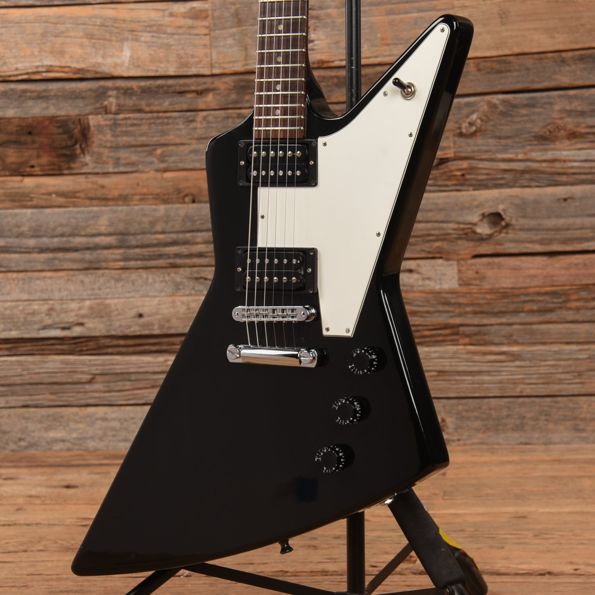 bottleGibson Explorer ブラック Gibson Explorer Ebony 1993 – Chicago Music Exchange