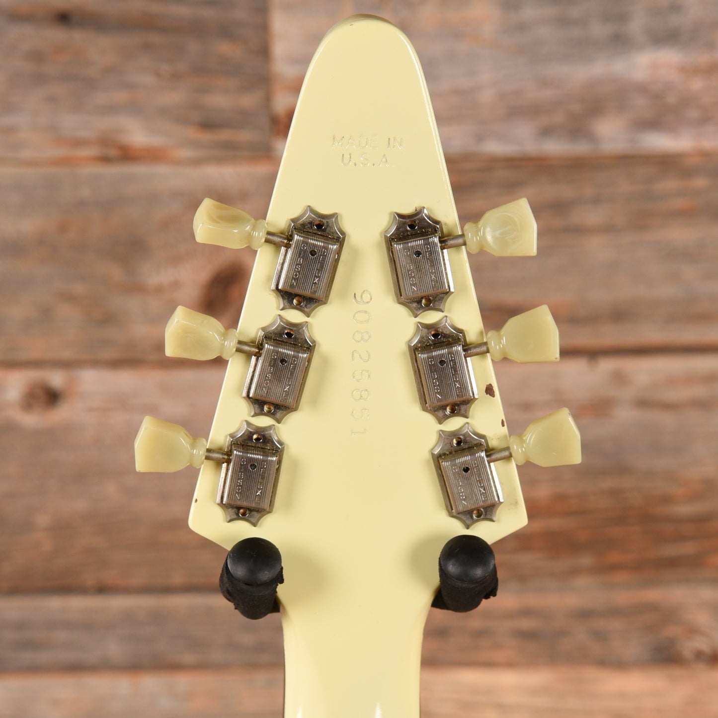 Gibson Flying V '67 Alpine White Refinish 1995 Electric Guitars / Solid Body