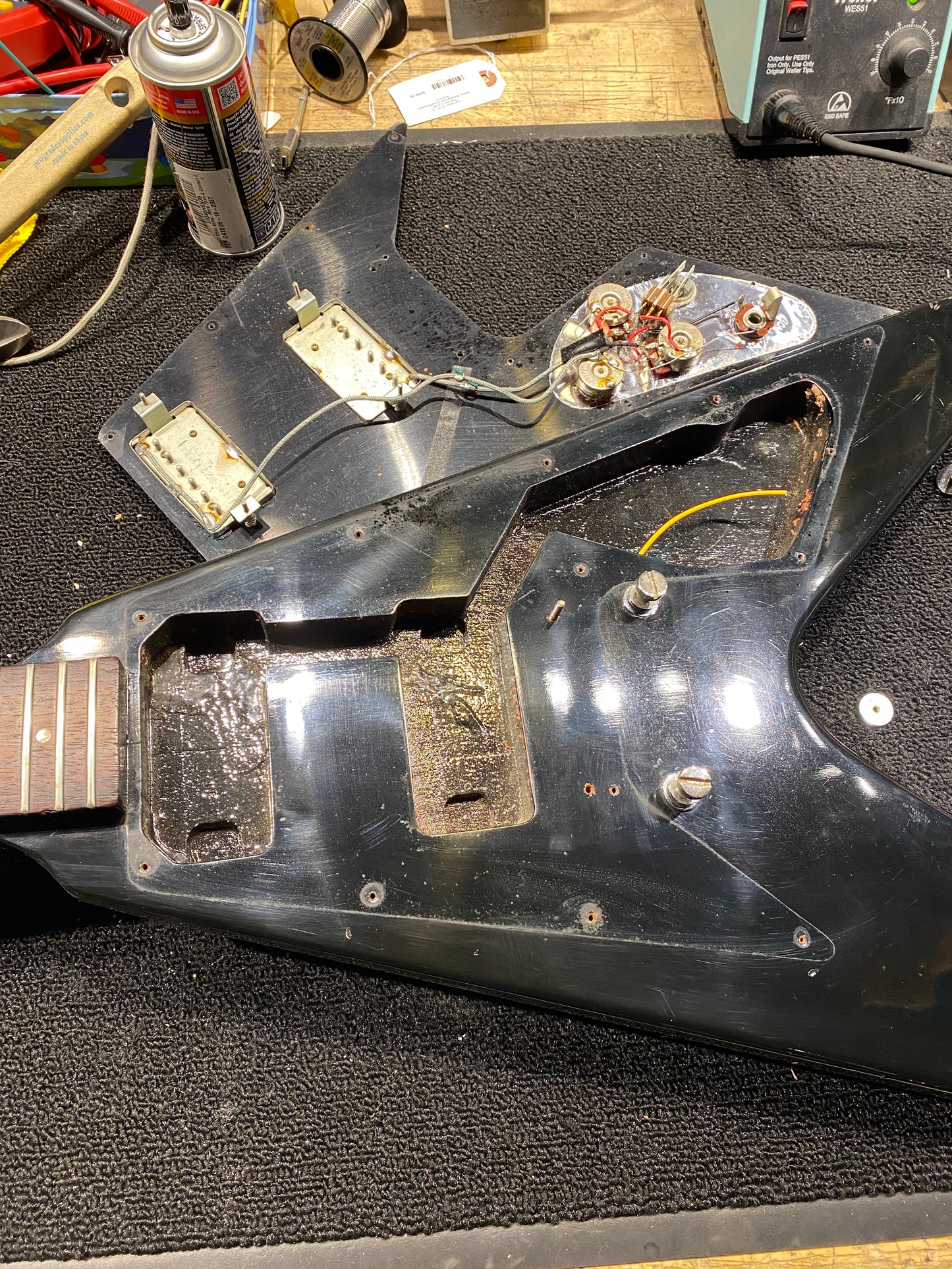 Gibson Flying V Black 1980 Electric Guitars / Solid Body