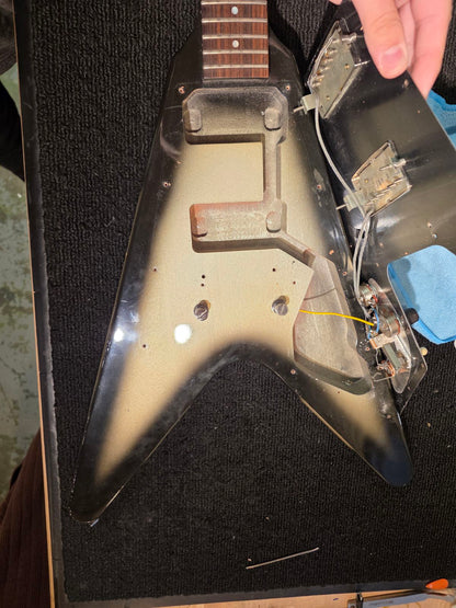 Gibson Flying V Silverburst 1982 Electric Guitars / Solid Body