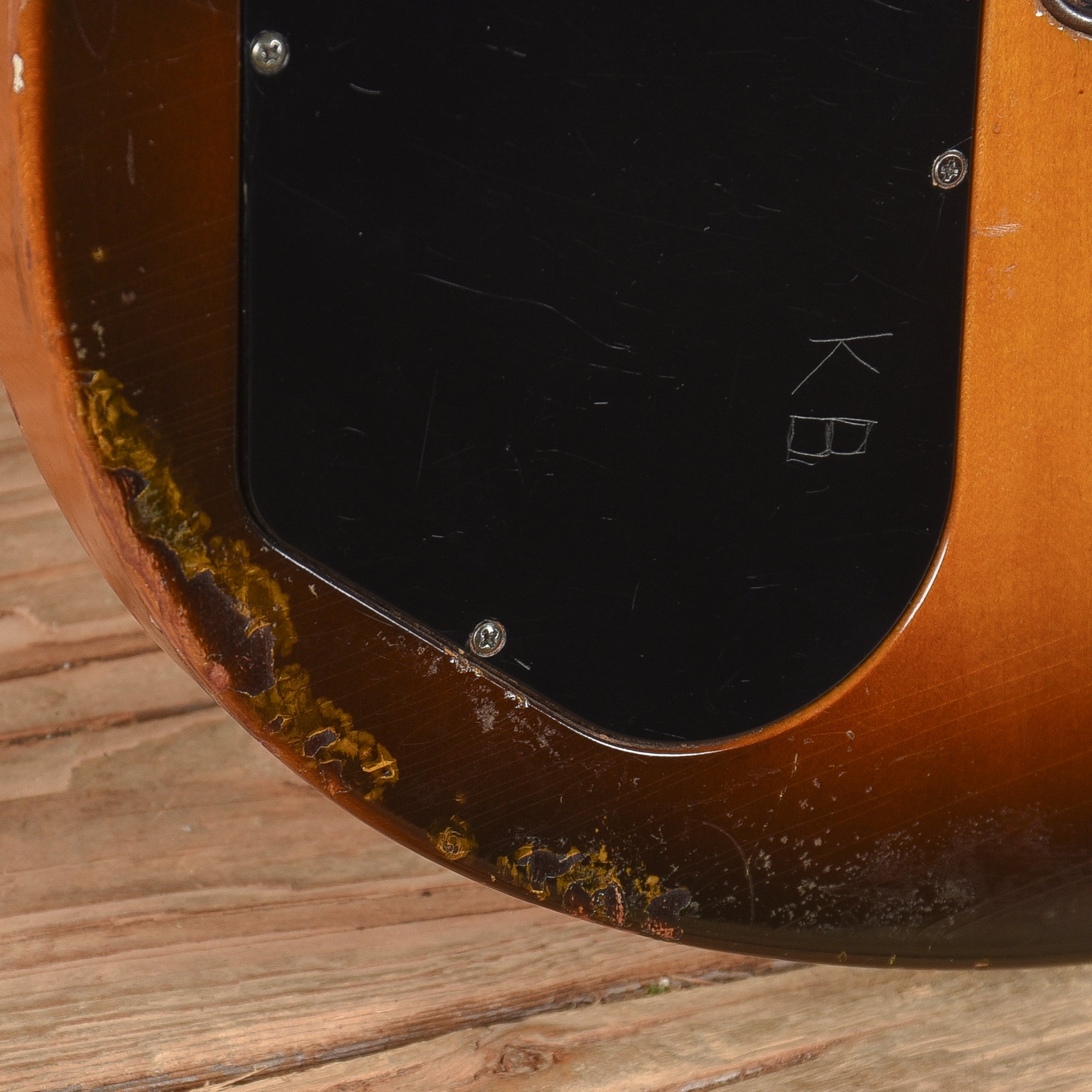 Gibson L-6S Deluxe Sunburst 1978 Electric Guitars / Solid Body