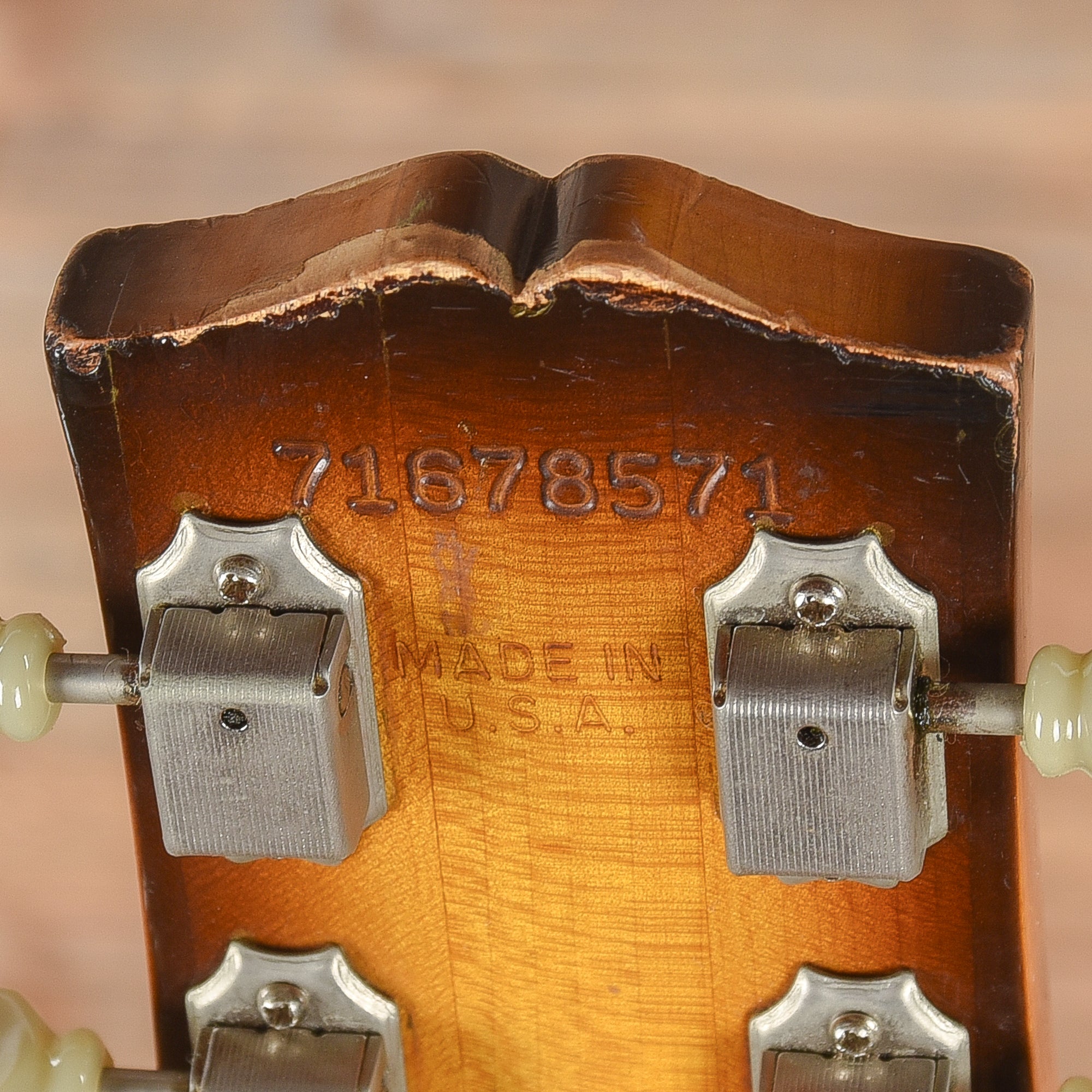 Gibson L-6S Deluxe Sunburst 1978 Electric Guitars / Solid Body