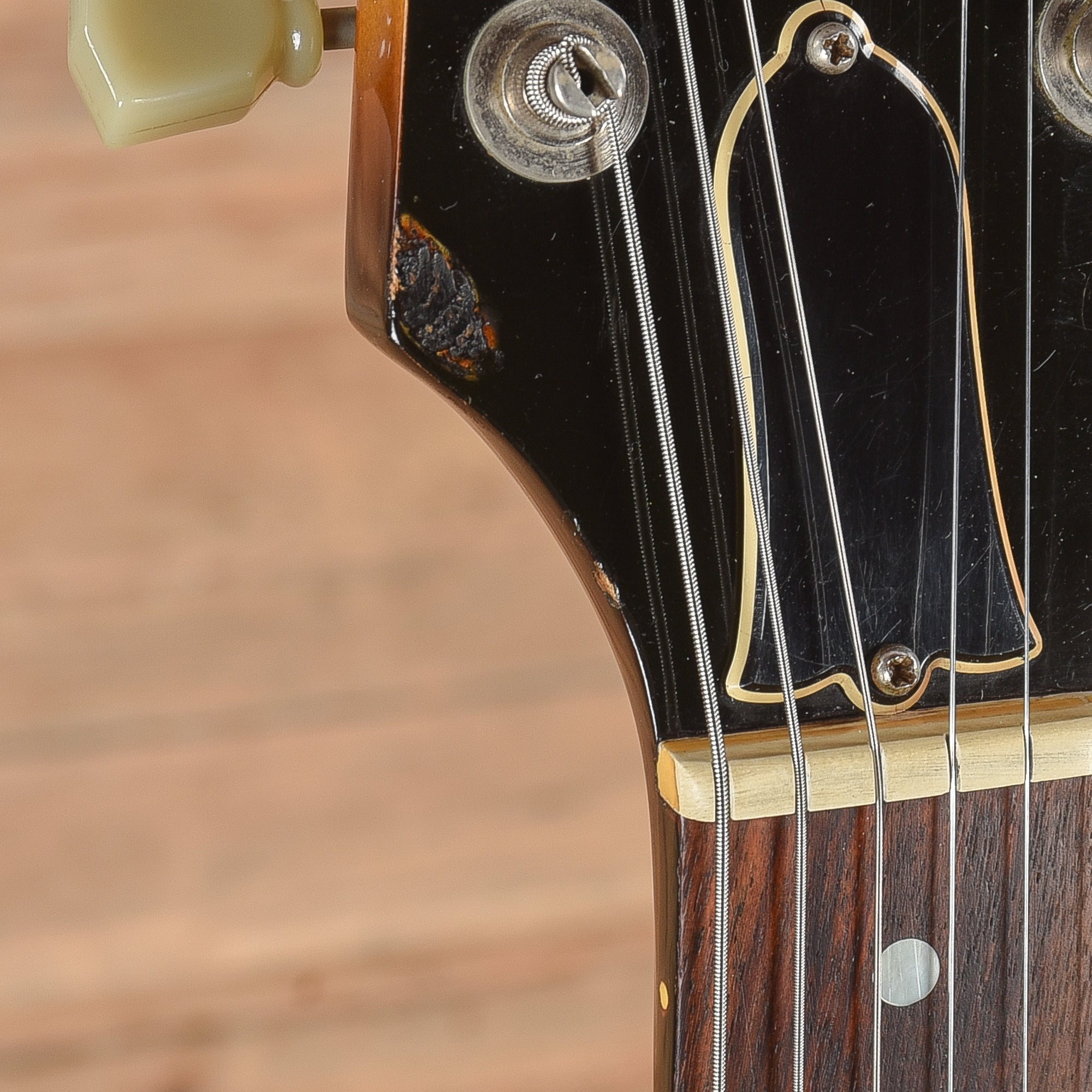 Gibson L-6S Deluxe Sunburst 1978 Electric Guitars / Solid Body