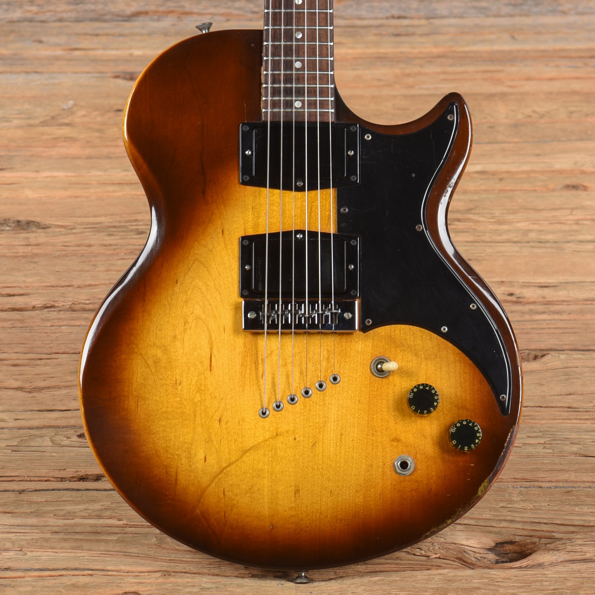 Gibson L-6S Deluxe Sunburst 1978 Electric Guitars / Solid Body