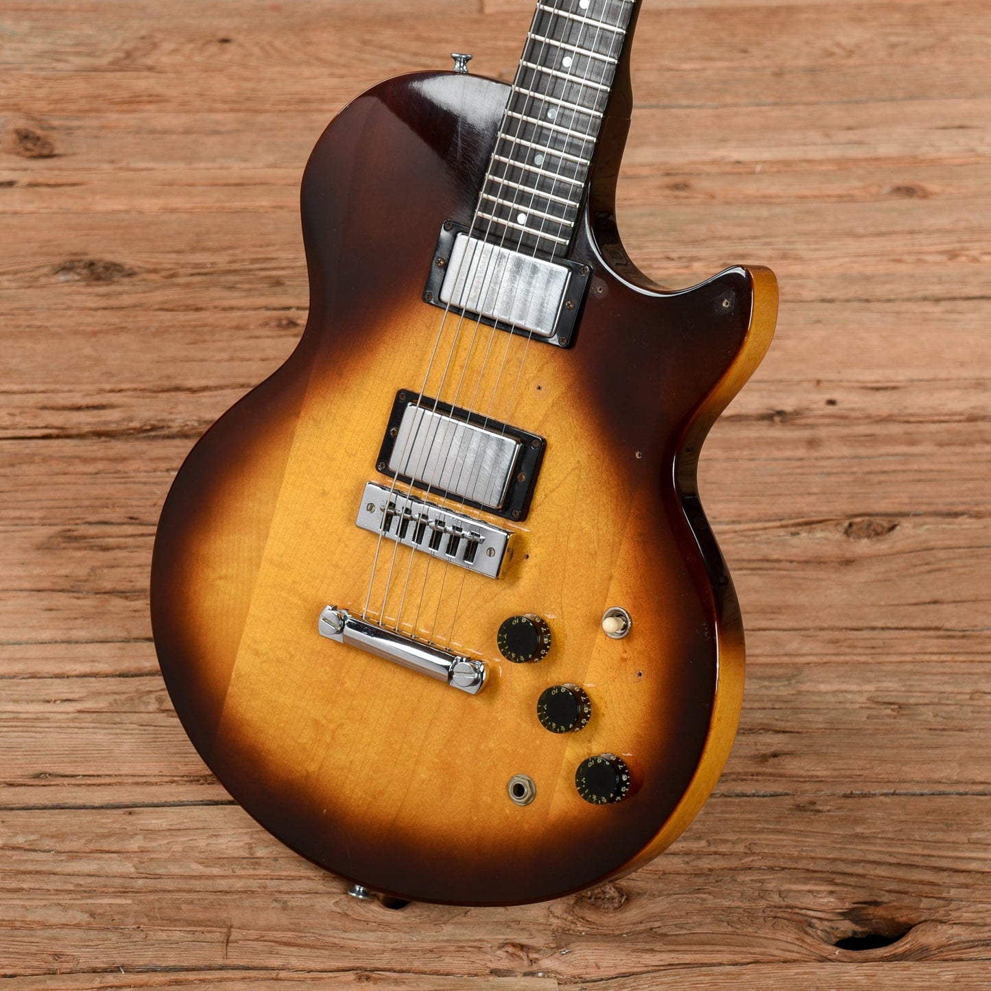 Gibson L-6S Sunburst 1979 Electric Guitars / Solid Body