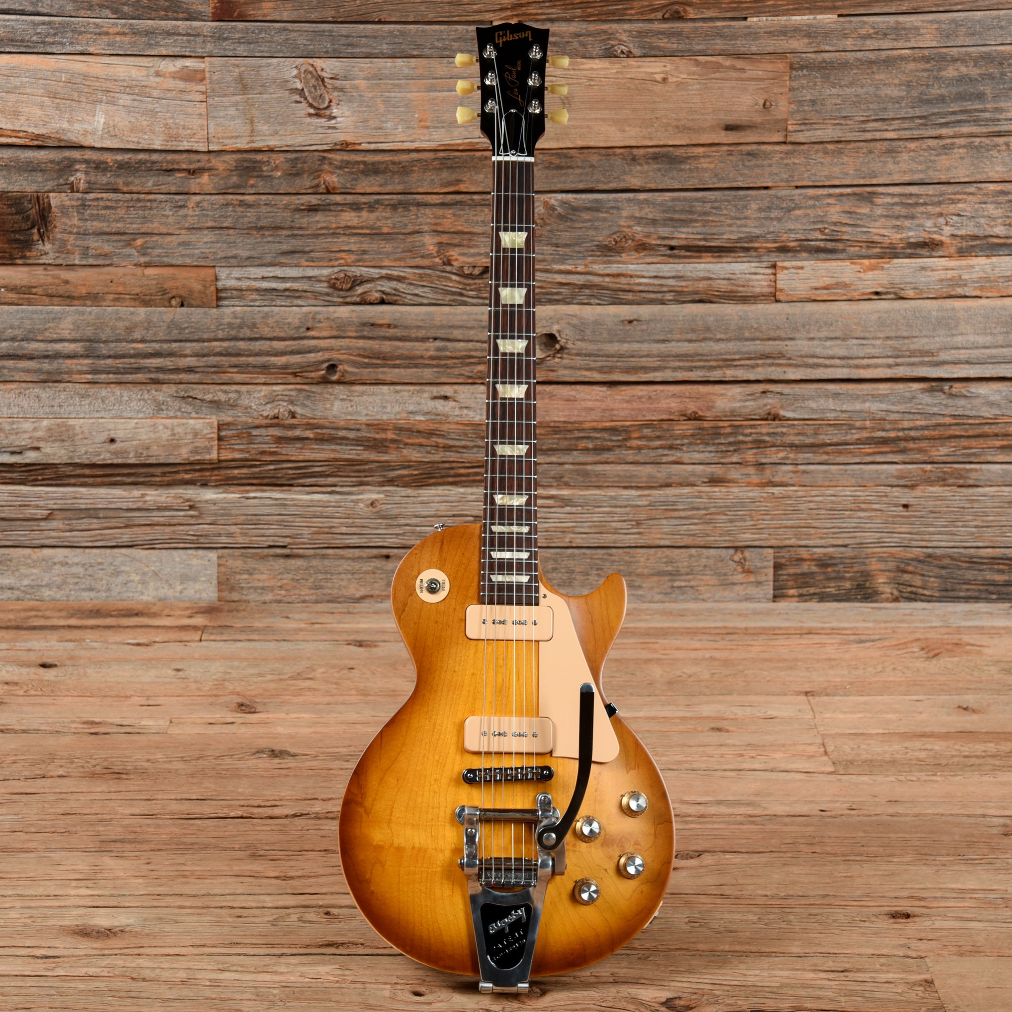 Gibson Les Paul 60s Tribute Honey Burst 2011 Electric Guitars / Solid Body