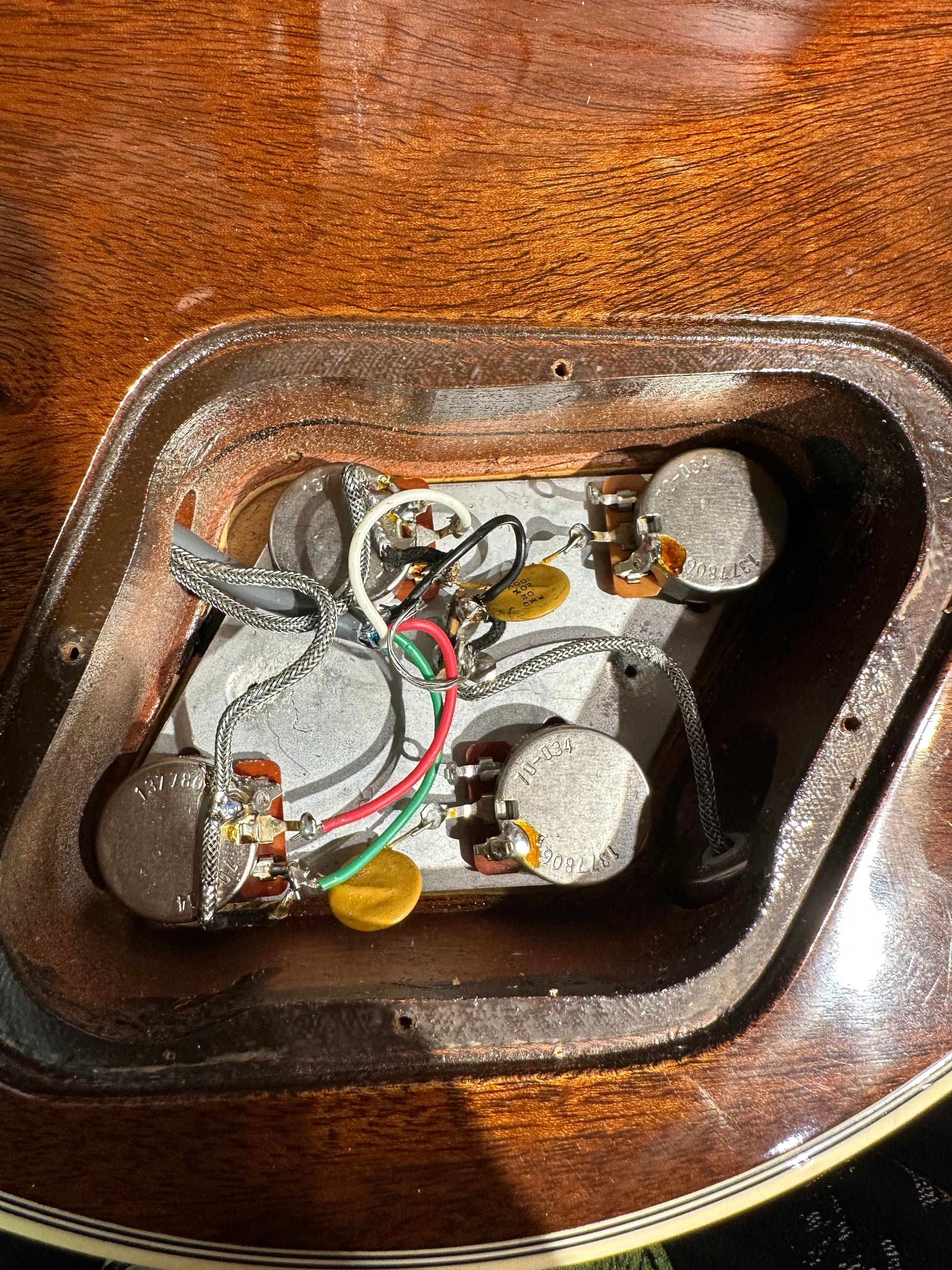 Gibson Les Paul Artisan 3 Pick Up Walnut 1978 Electric Guitars / Solid Body