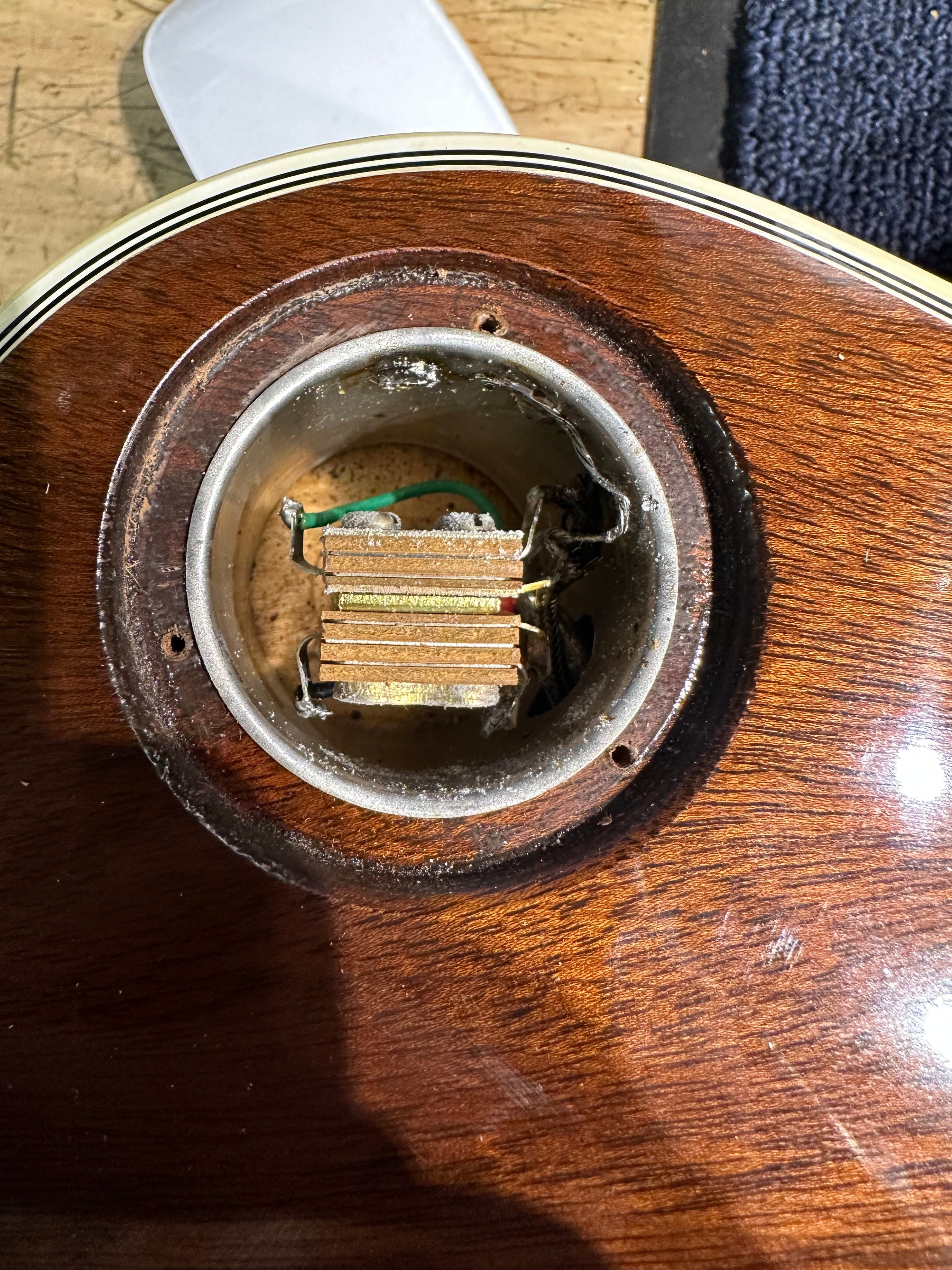 Gibson Les Paul Artisan 3 Pick Up Walnut 1978 Electric Guitars / Solid Body