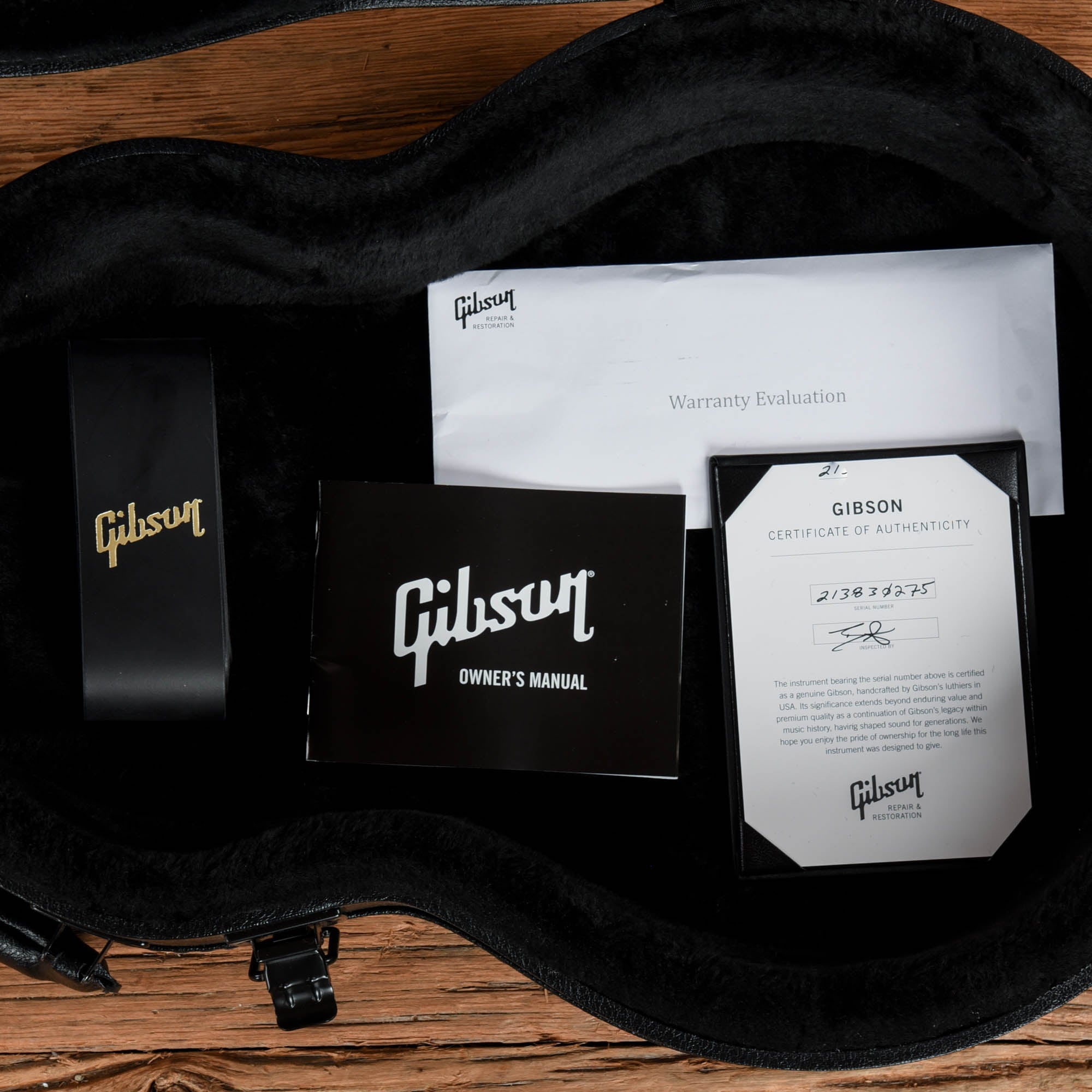 Gibson Les Paul Classic Ebony 2021 Electric Guitars / Solid Body