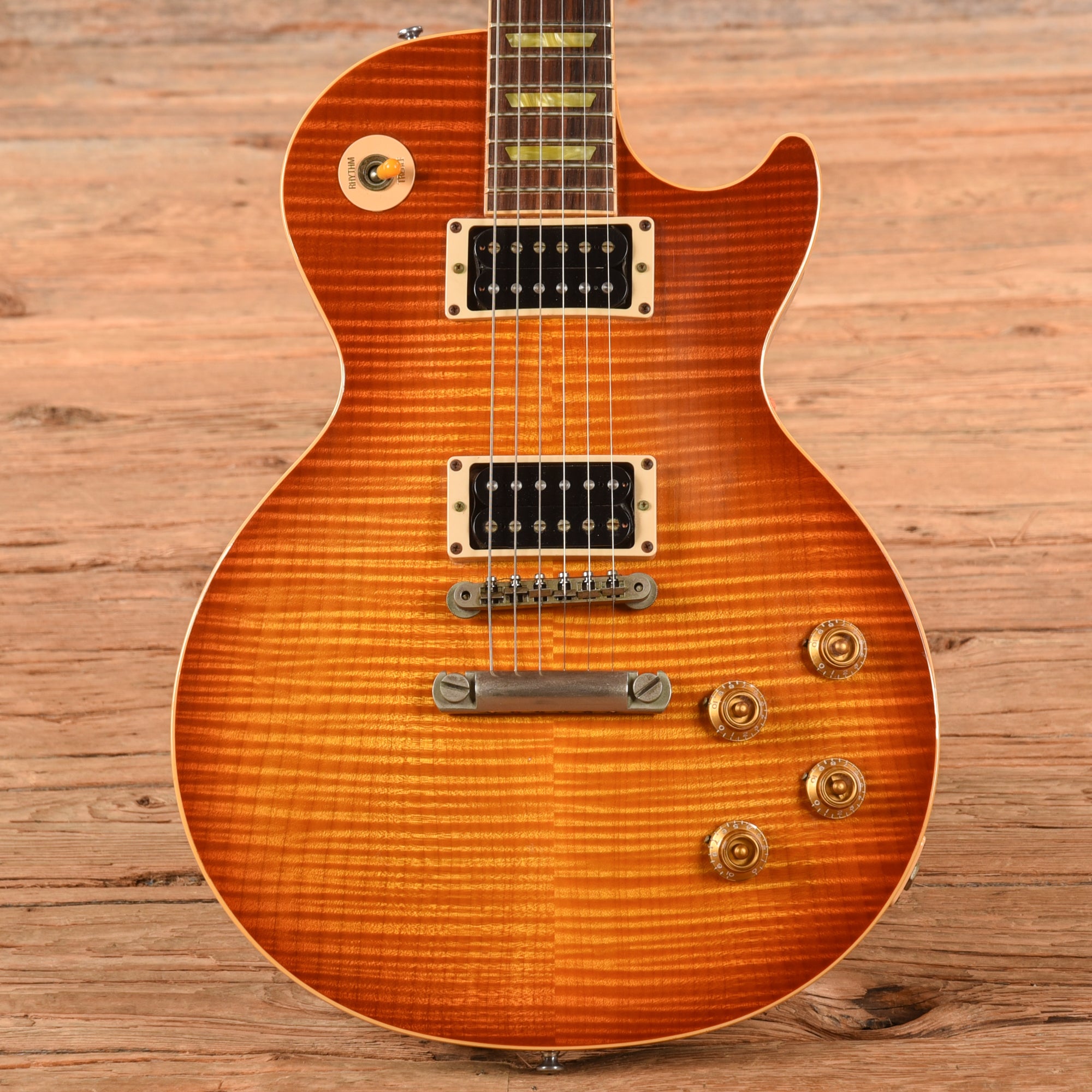 Gibson Les Paul Classic Plus Honey Burst 2000 Electric Guitars / Solid Body