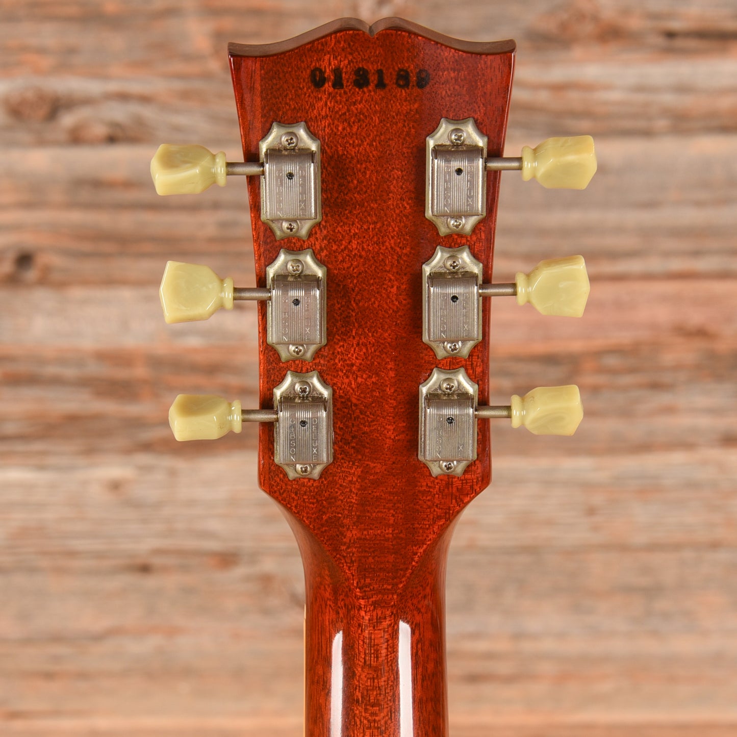 Gibson Les Paul Classic Plus Honey Burst 2000 Electric Guitars / Solid Body