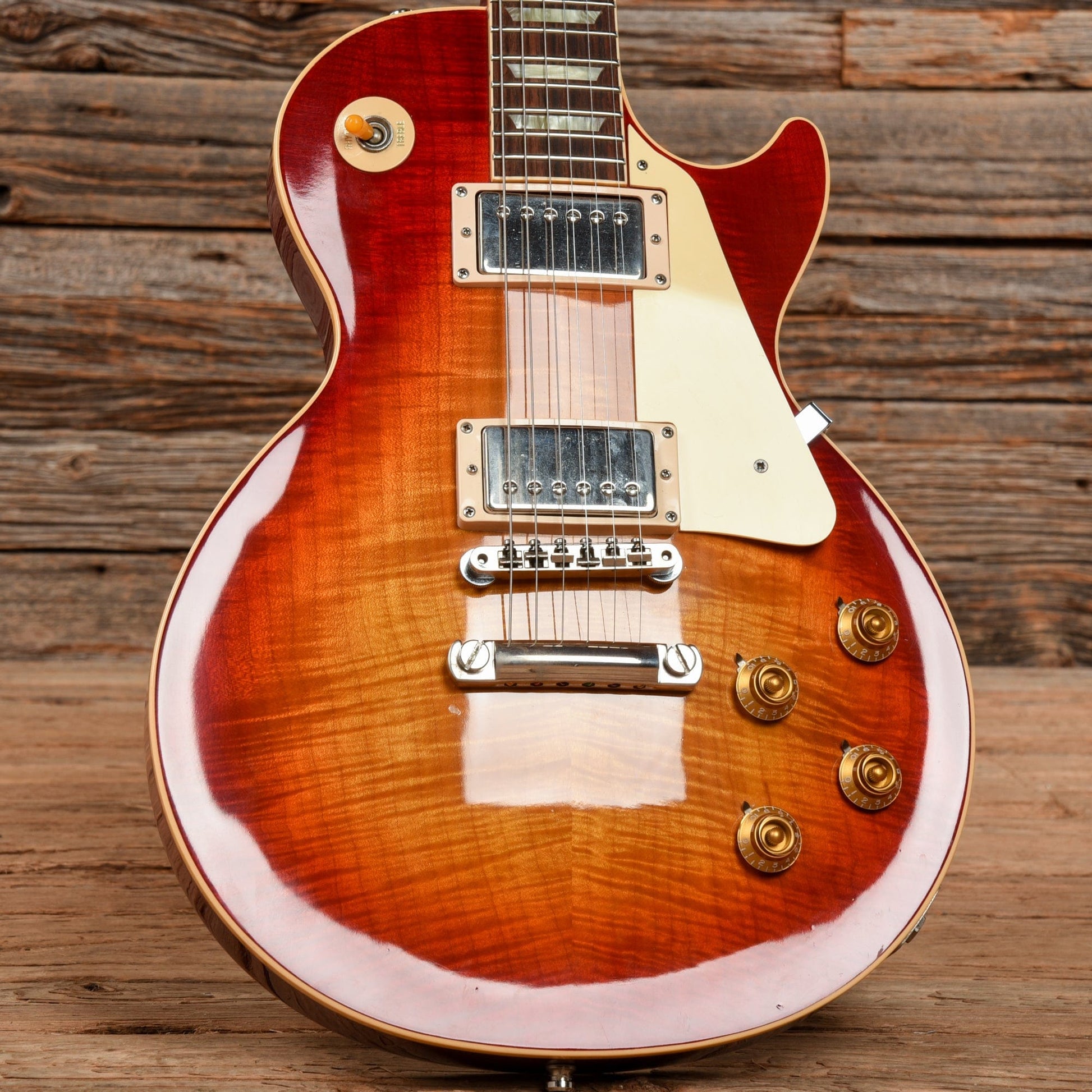 Gibson Les Paul Classic Plus Sunburst 1995 Electric Guitars / Solid Body