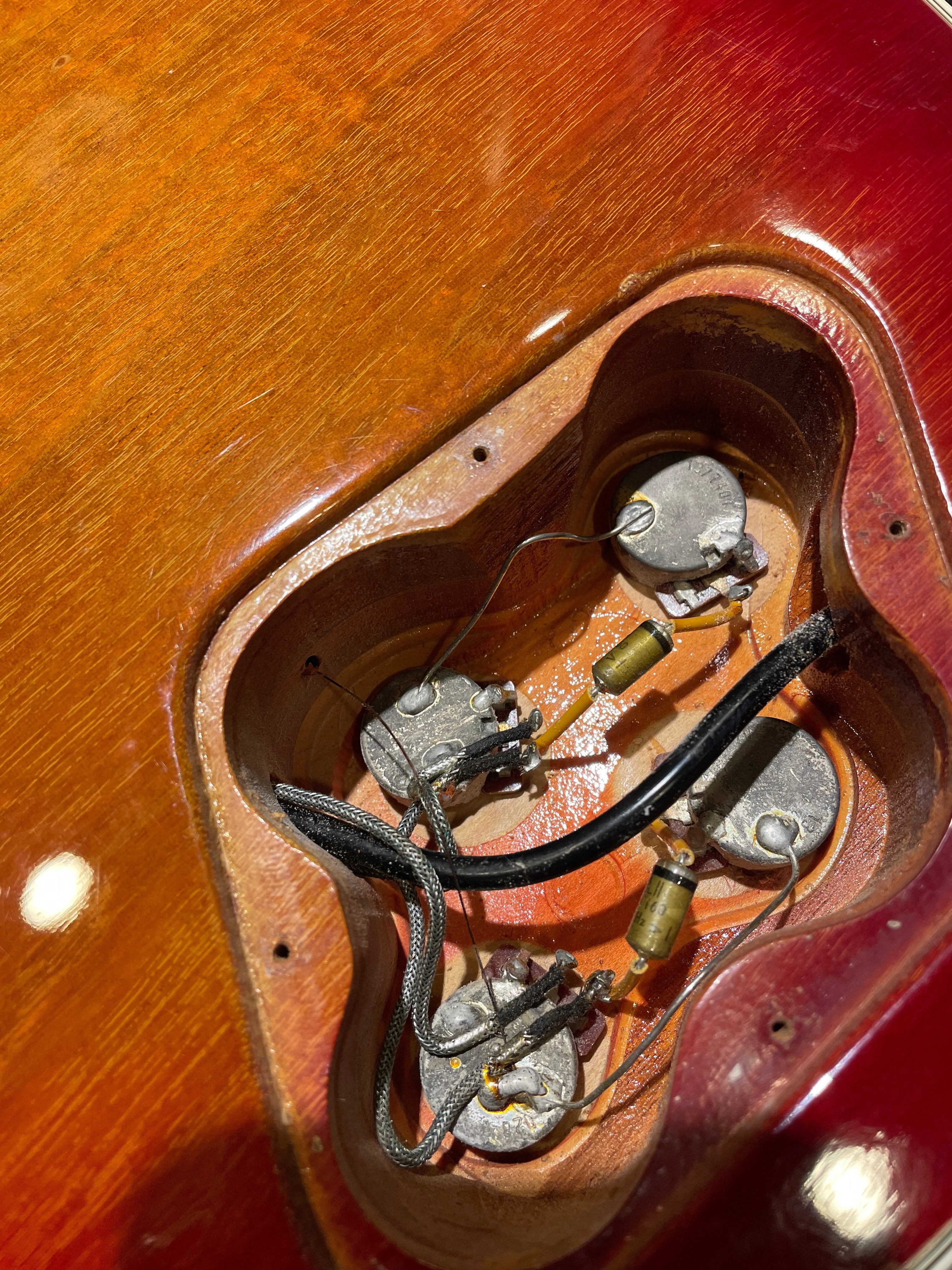 Gibson Les Paul Custom Cherry Sunburst 1974 Electric Guitars / Solid Body