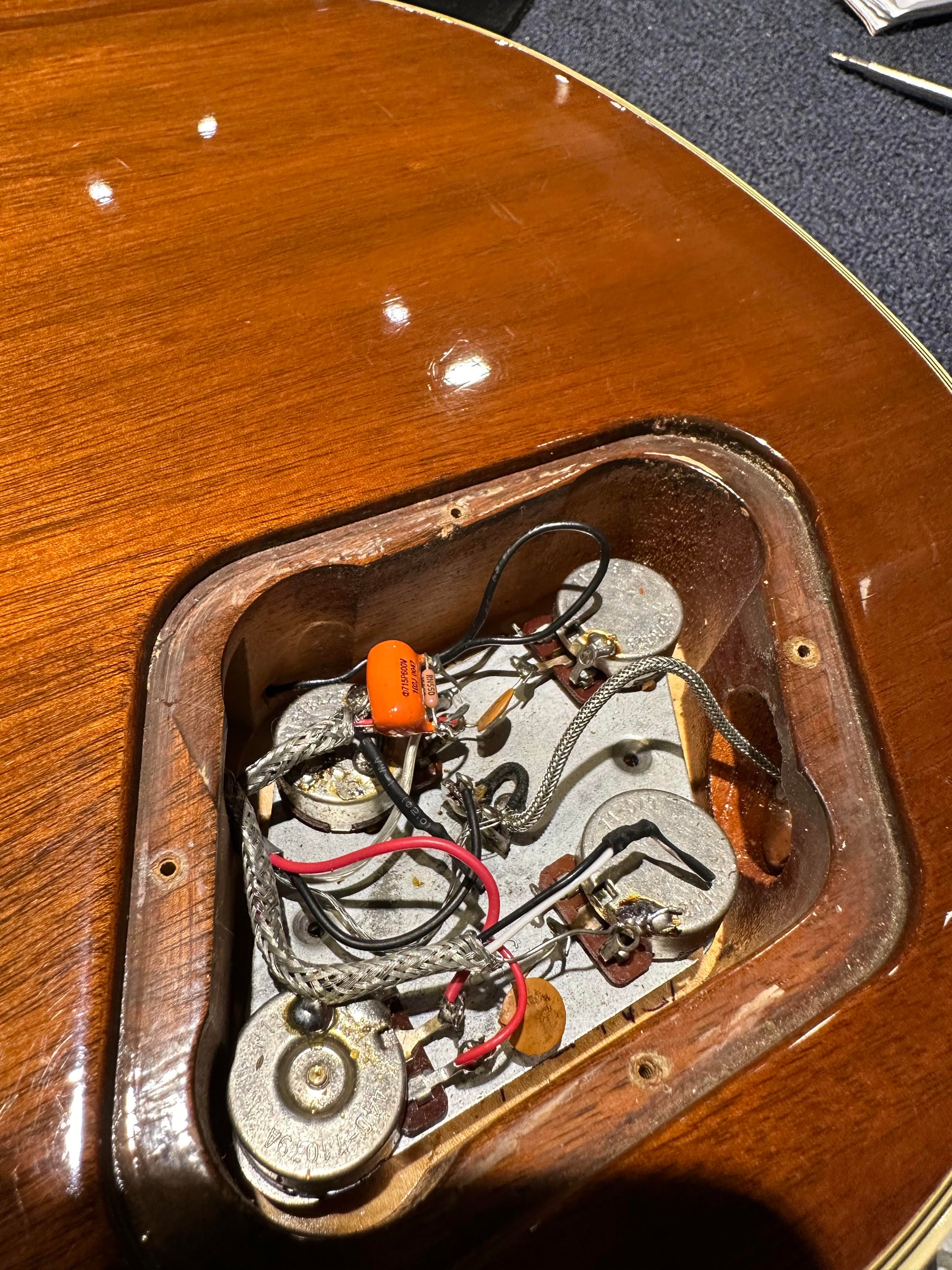Gibson Les Paul Custom Sunburst 1985 Electric Guitars / Solid Body