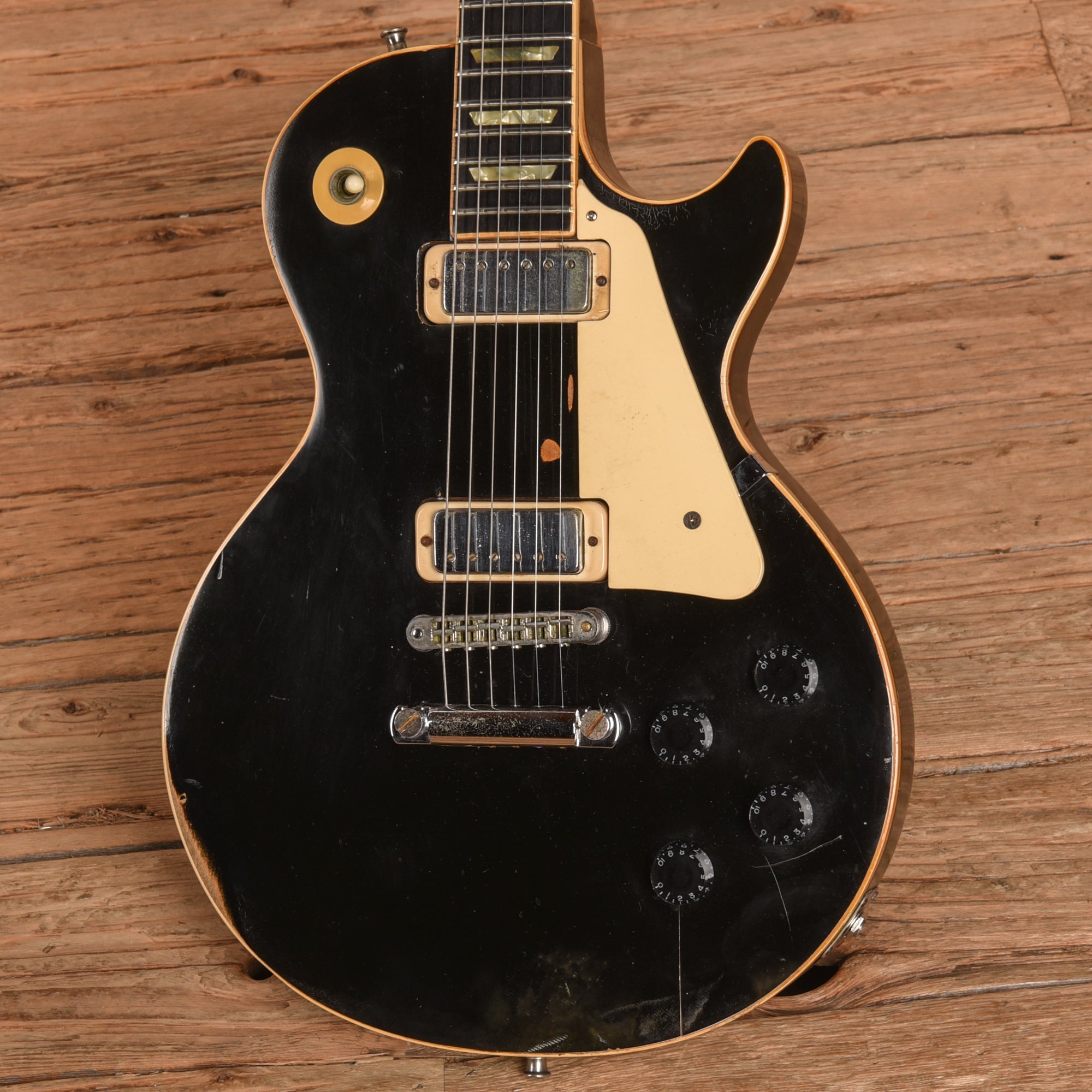 Gibson Les Paul Deluxe Black 1977 Electric Guitars / Solid Body