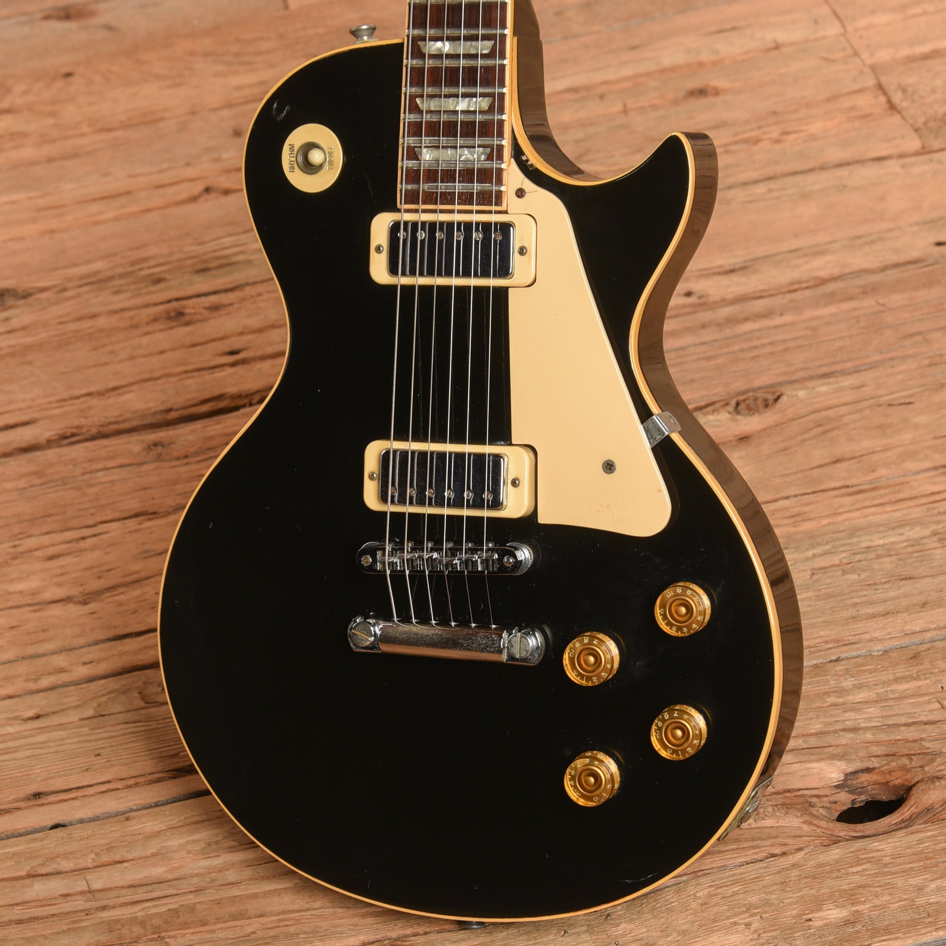 Gibson Les Paul Deluxe Black 1980 Electric Guitars / Solid Body