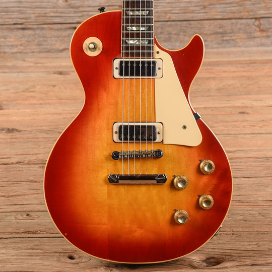 Gibson Les Paul Deluxe Cherry Sunburst 1974 Electric Guitars / Solid Body