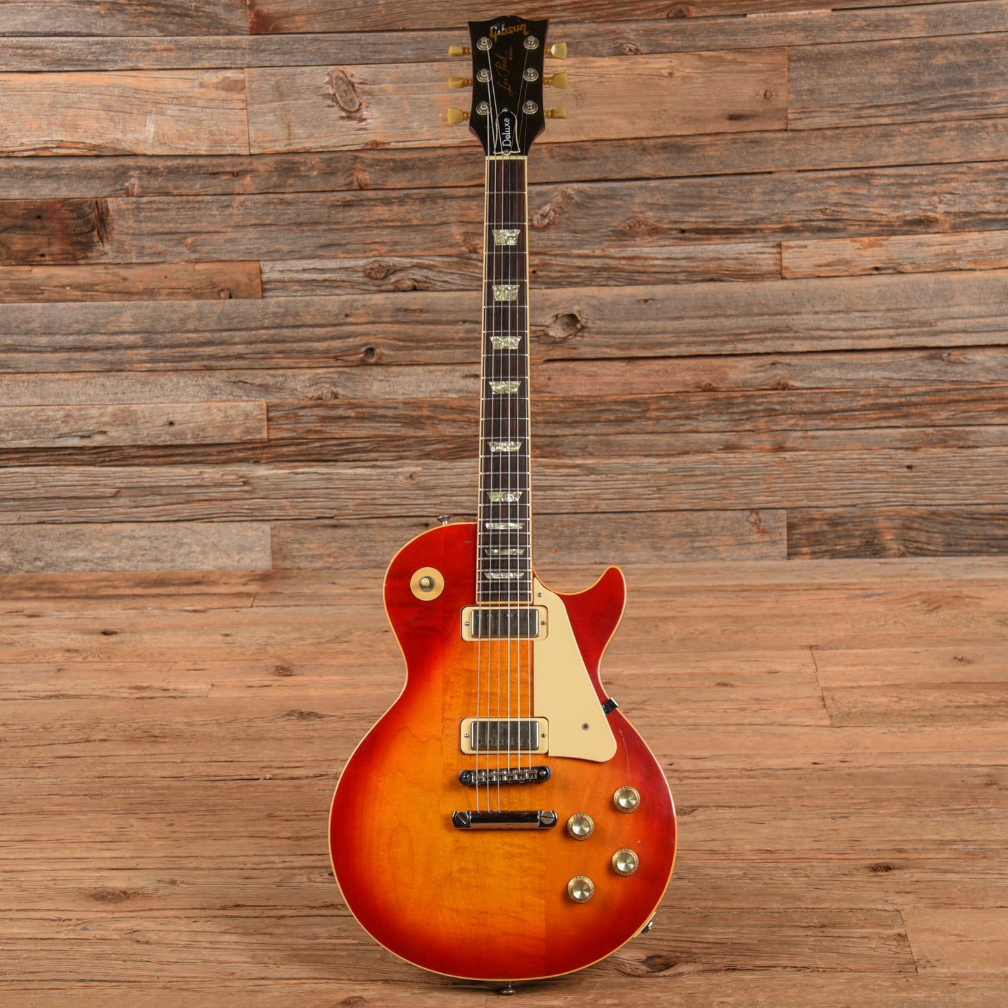 Gibson Les Paul Deluxe Cherry Sunburst 1976 Electric Guitars / Solid Body