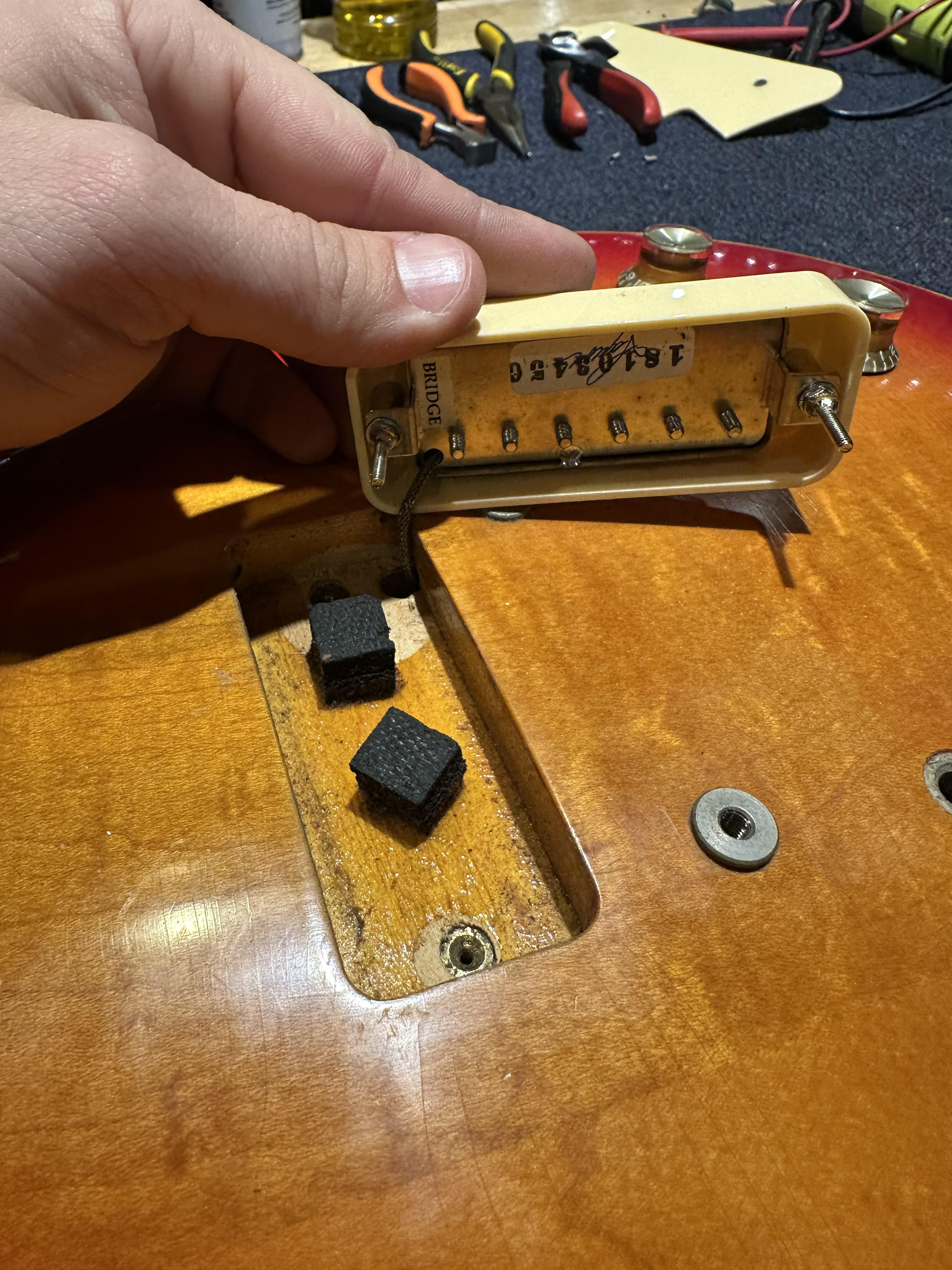 Gibson Les Paul Deluxe Cherry Sunburst 1976 Electric Guitars / Solid Body