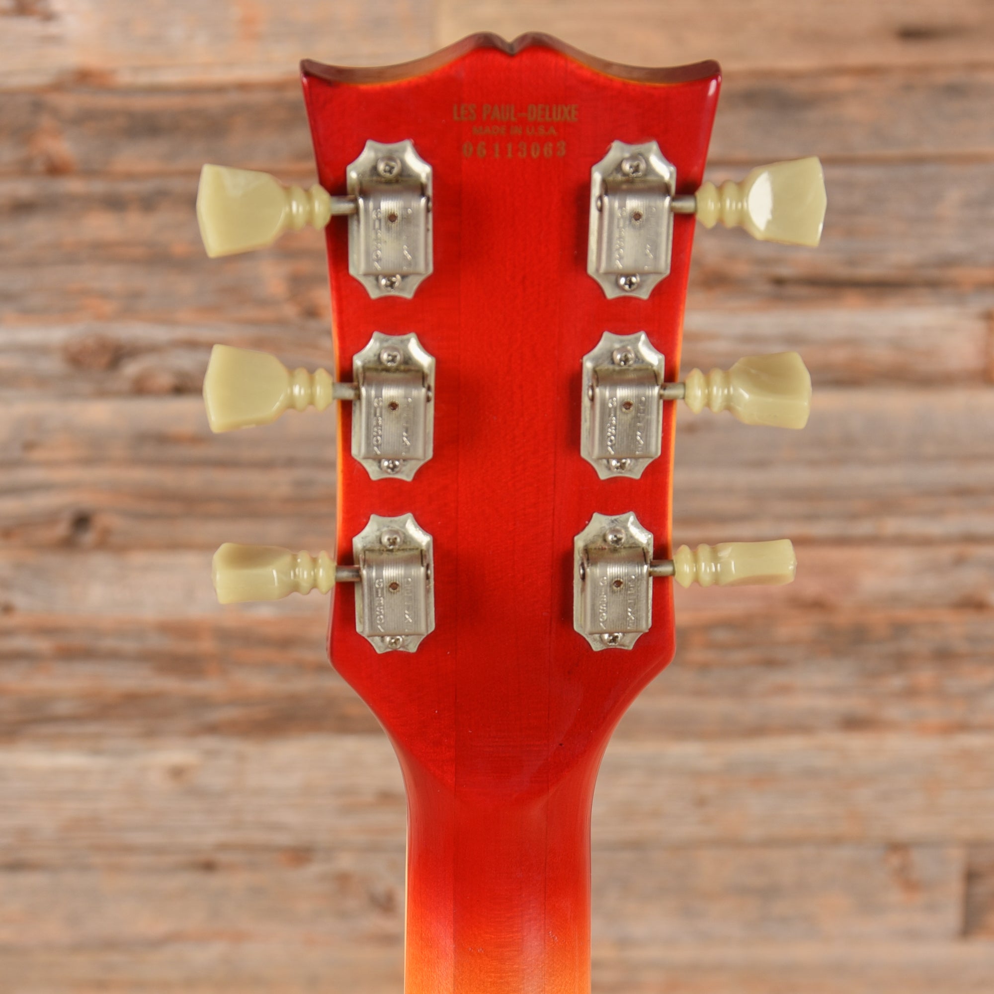 Gibson Les Paul Deluxe Cherry Sunburst 1977 Electric Guitars / Solid Body