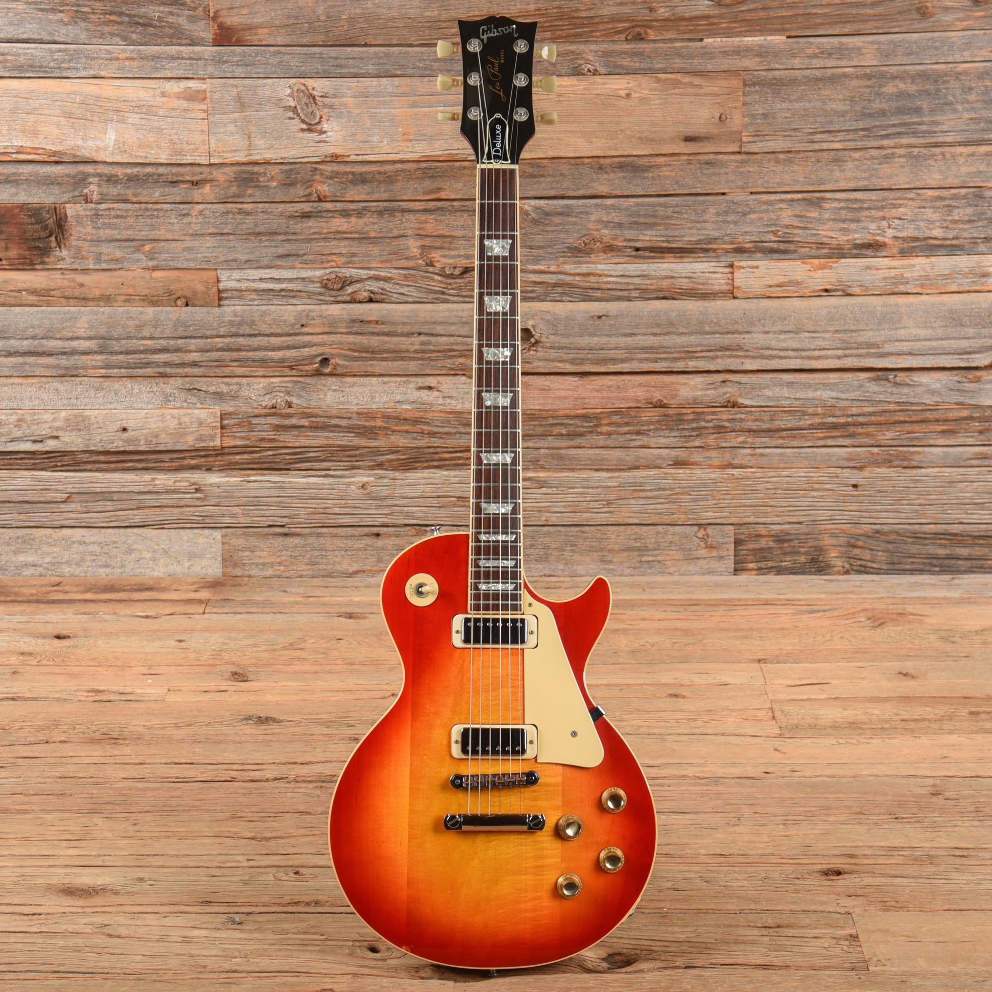 Gibson Les Paul Deluxe Cherry Sunburst 1977 Electric Guitars / Solid Body