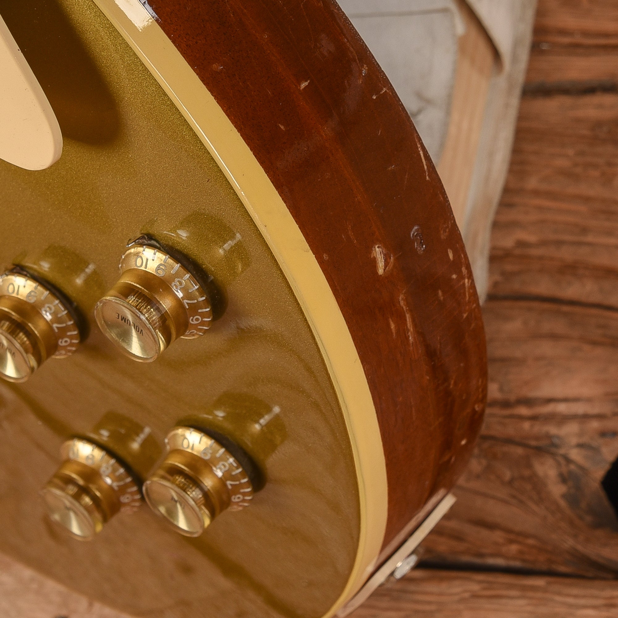 Gibson Les Paul Deluxe Goldtop 1971 Electric Guitars / Solid Body