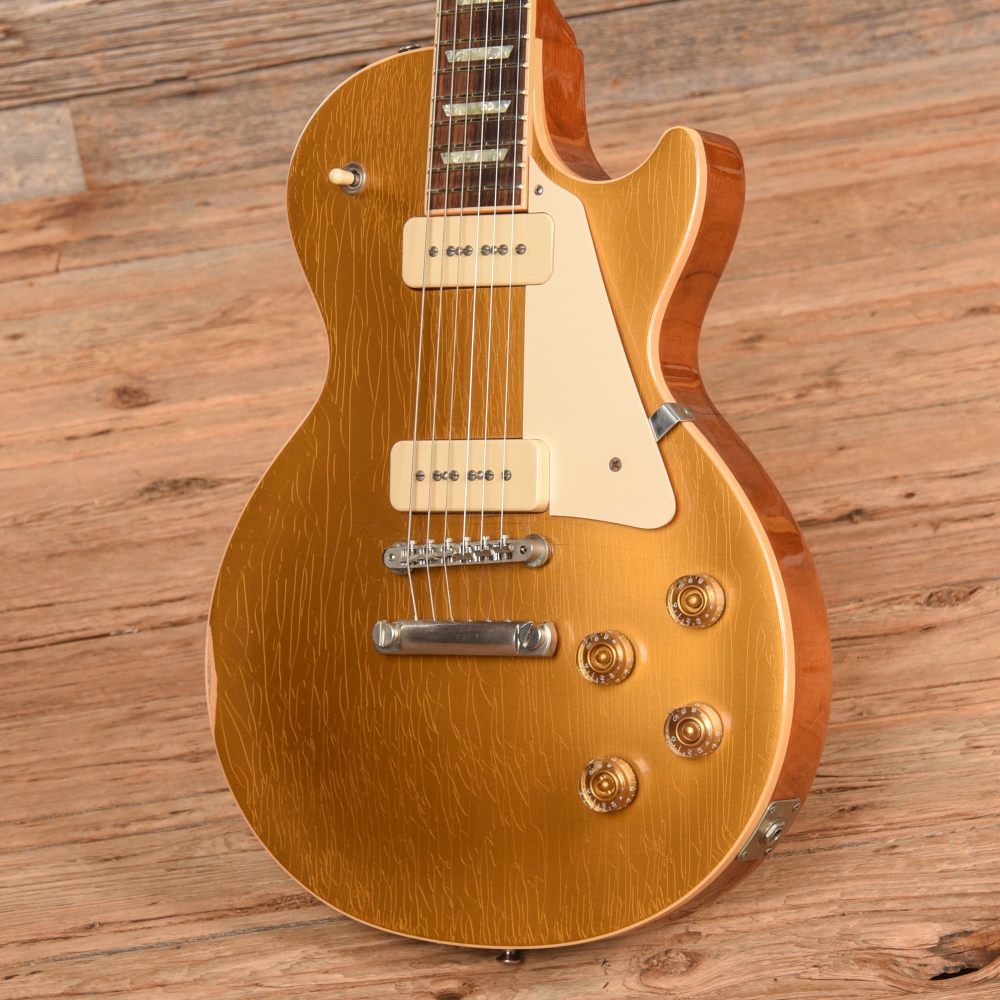 Gibson Les Paul Deluxe Goldtop 2004 Electric Guitars / Solid Body